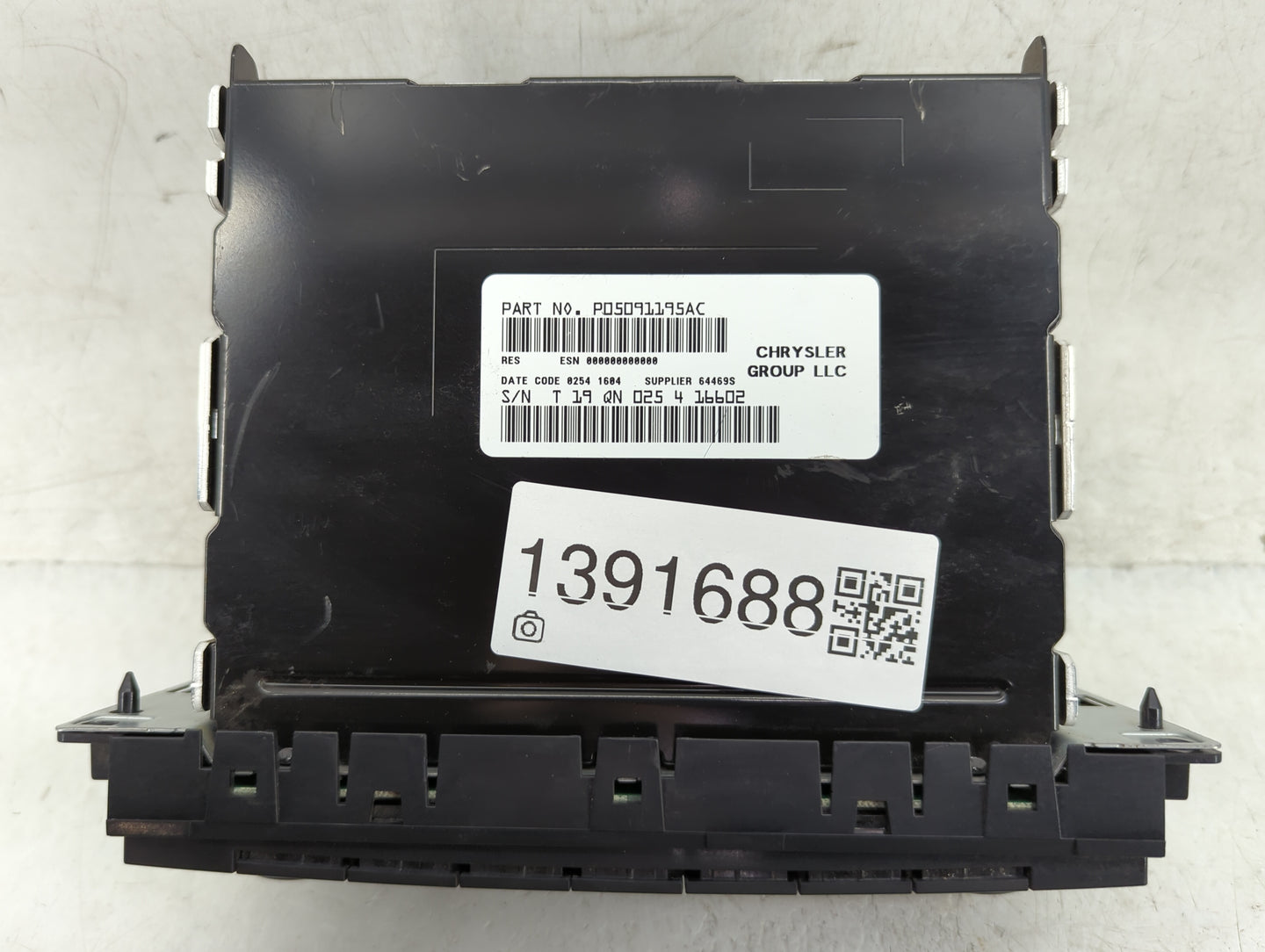2012-2014 Chrysler 200 Radio AM FM Cd Player Receiver Replacement P/N:P05091195AC Fits Fits 2012 2013 2014 2015 2016 2017 OE