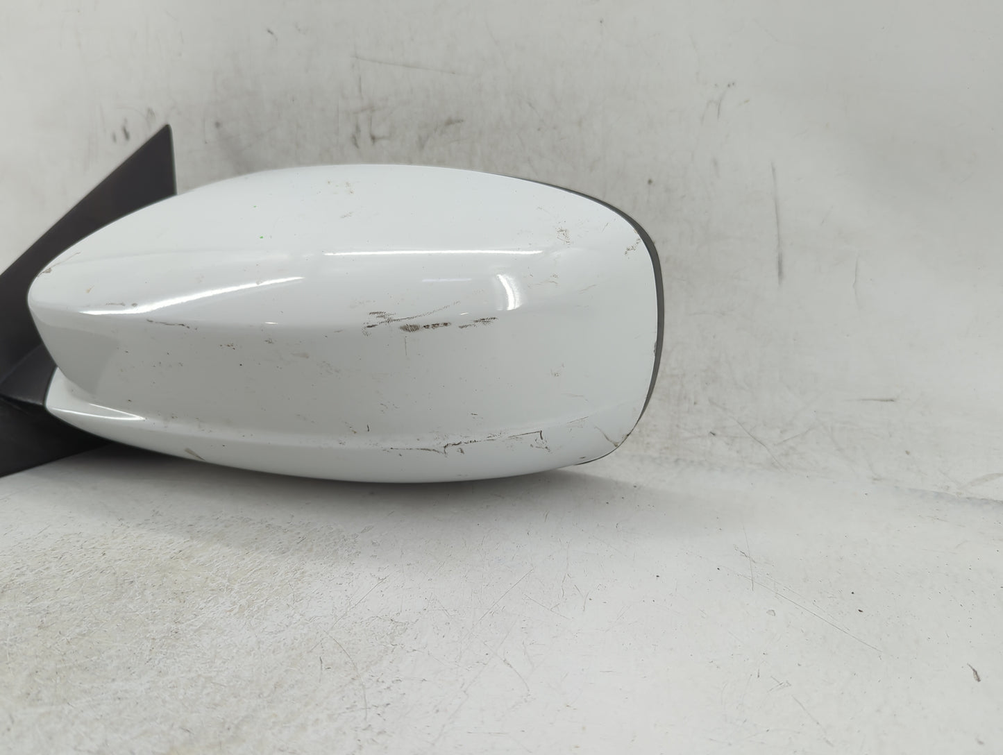 2011-2014 Chrysler 200 Driver Side View Mirror - Left Door Mirror OEM Used - Oemusedautoparts1.com