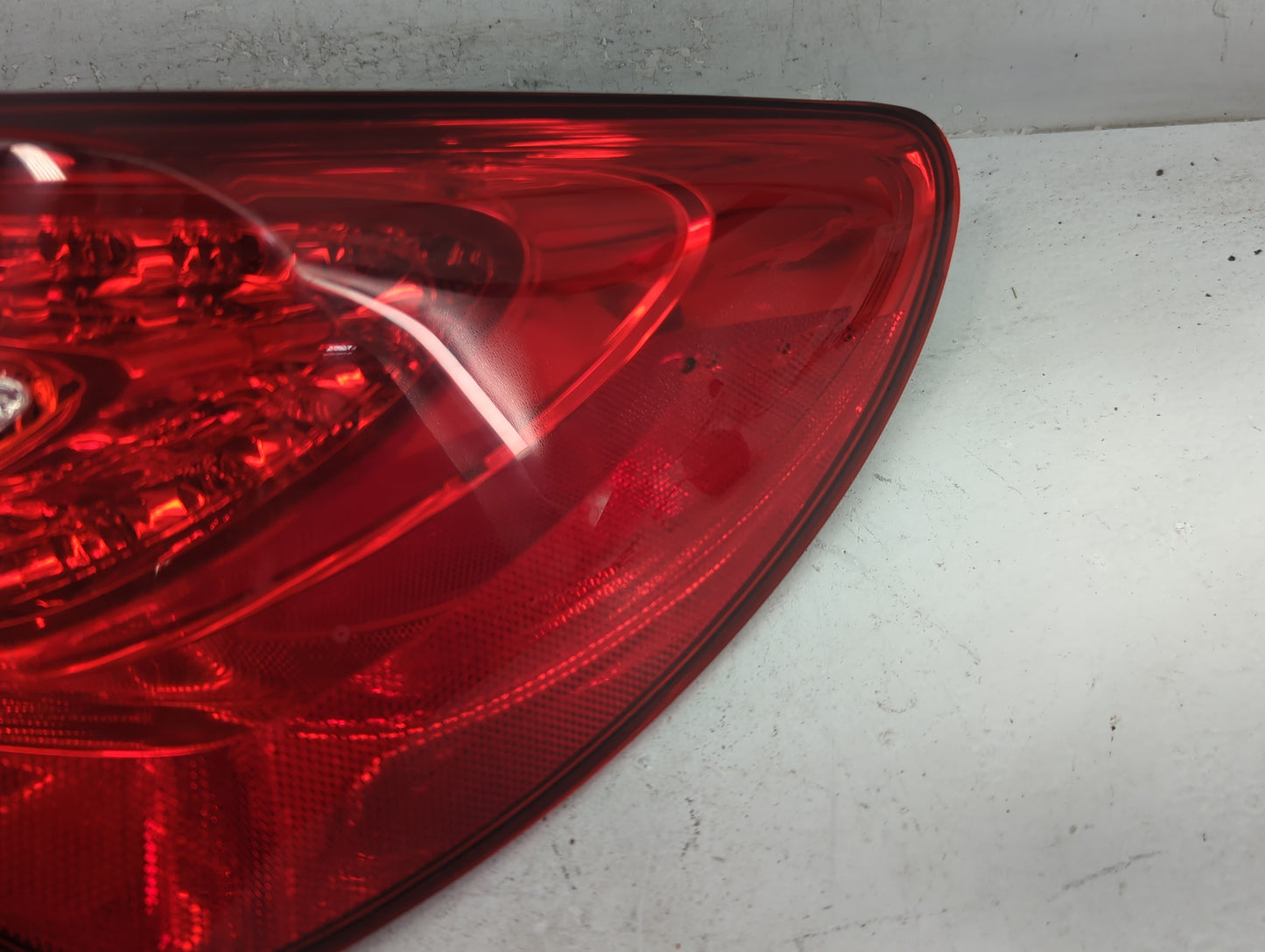2011-2014 Chrysler 200 Tail Light Assembly Passenger Right OEM P/N:05182524AE Fits Fits 2011 2012 2013 2014 OEM Used Auto Pa
