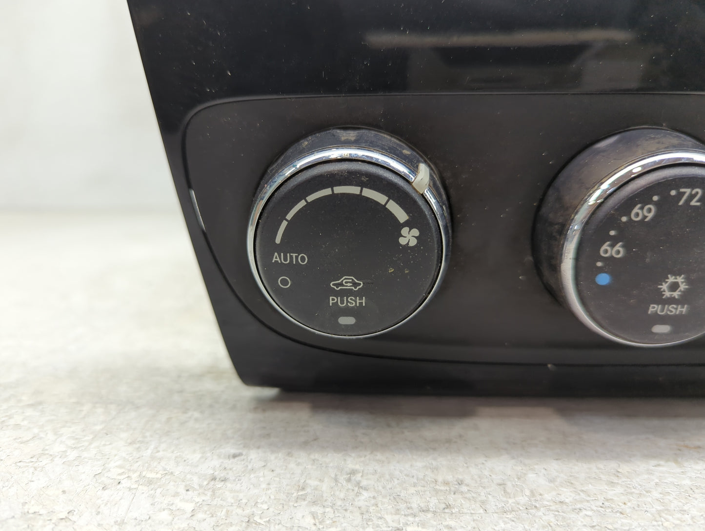 2011-2014 Chrysler 200 Climate Control Module Temperature AC/Heater Replacement P/N:P55111888AI Fits OEM Used Auto Parts - O