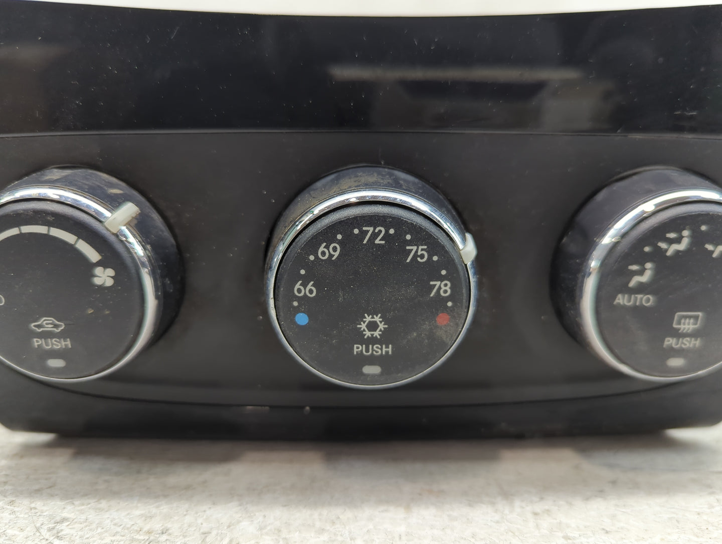 2011-2014 Chrysler 200 Climate Control Module Temperature AC/Heater Replacement P/N:P55111888AI Fits OEM Used Auto Parts - O