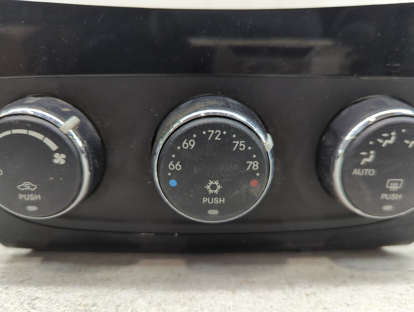 2011-2014 Chrysler 200 Climate Control Module Temperature AC/Heater Replacement P/N:P55111888AI Fits OEM Used Auto Parts - O