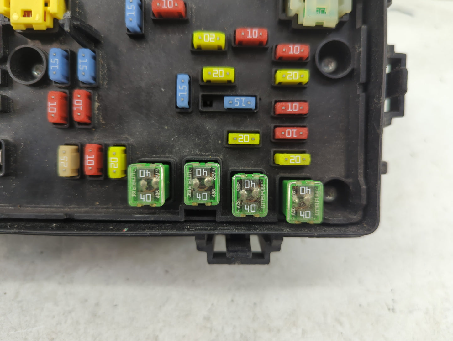2011-2014 Chrysler 200 Fusebox Fuse Box Relay Module Tipm P04692346ae - Oemusedautoparts1.com
