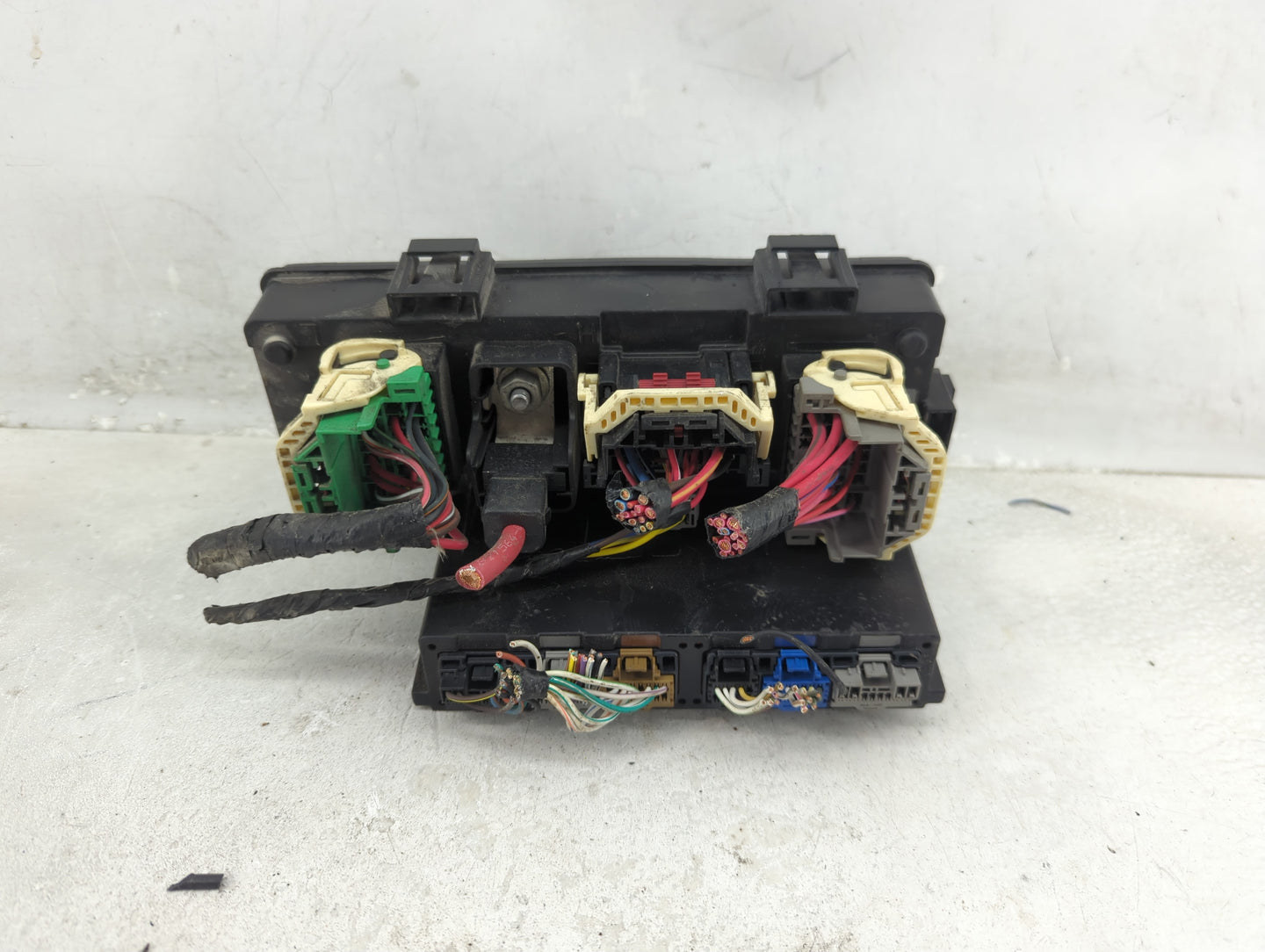 2011-2014 Chrysler 200 Fusebox Fuse Box Relay Module Tipm P04692346ae - Oemusedautoparts1.com