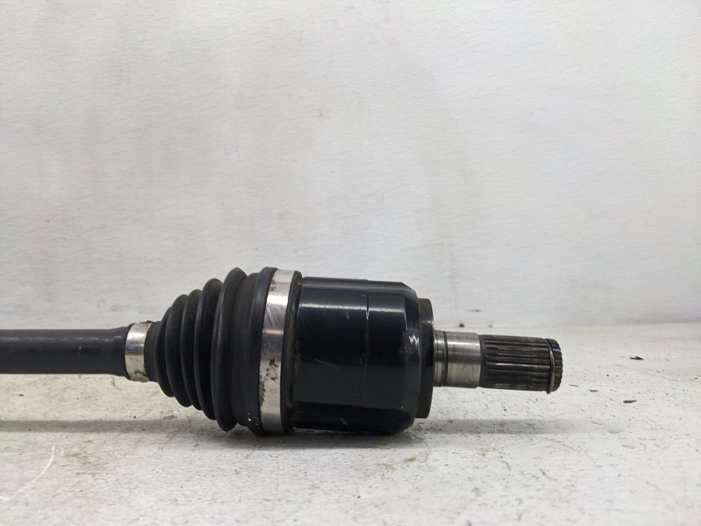 2011-2014 Chrysler 200 Axle Shaft Front Driver Cv C/v - Oemusedautoparts1.com