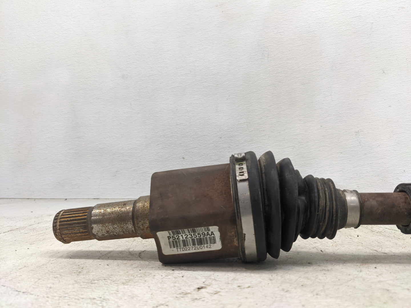 2011-2014 Chrysler 200 Axle Shaft Front Driver Cv C/v - Oemusedautoparts1.com