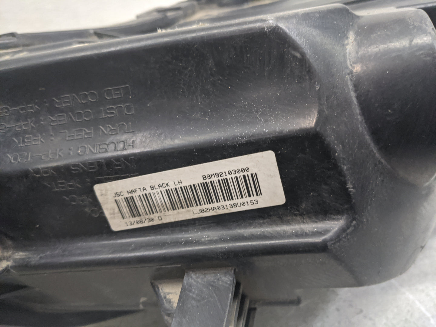 2013-2014 Chrysler 200 Driver Left Oem Head Light Headlight Lamp - Oemusedautoparts1.com