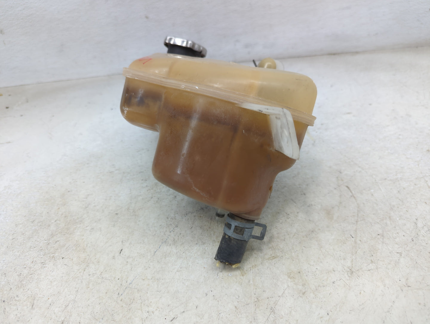 2014 Chrysler 200 Radiator Coolant Overflow Expansion Tank Bottle 400175 - Oemusedautoparts1.com
