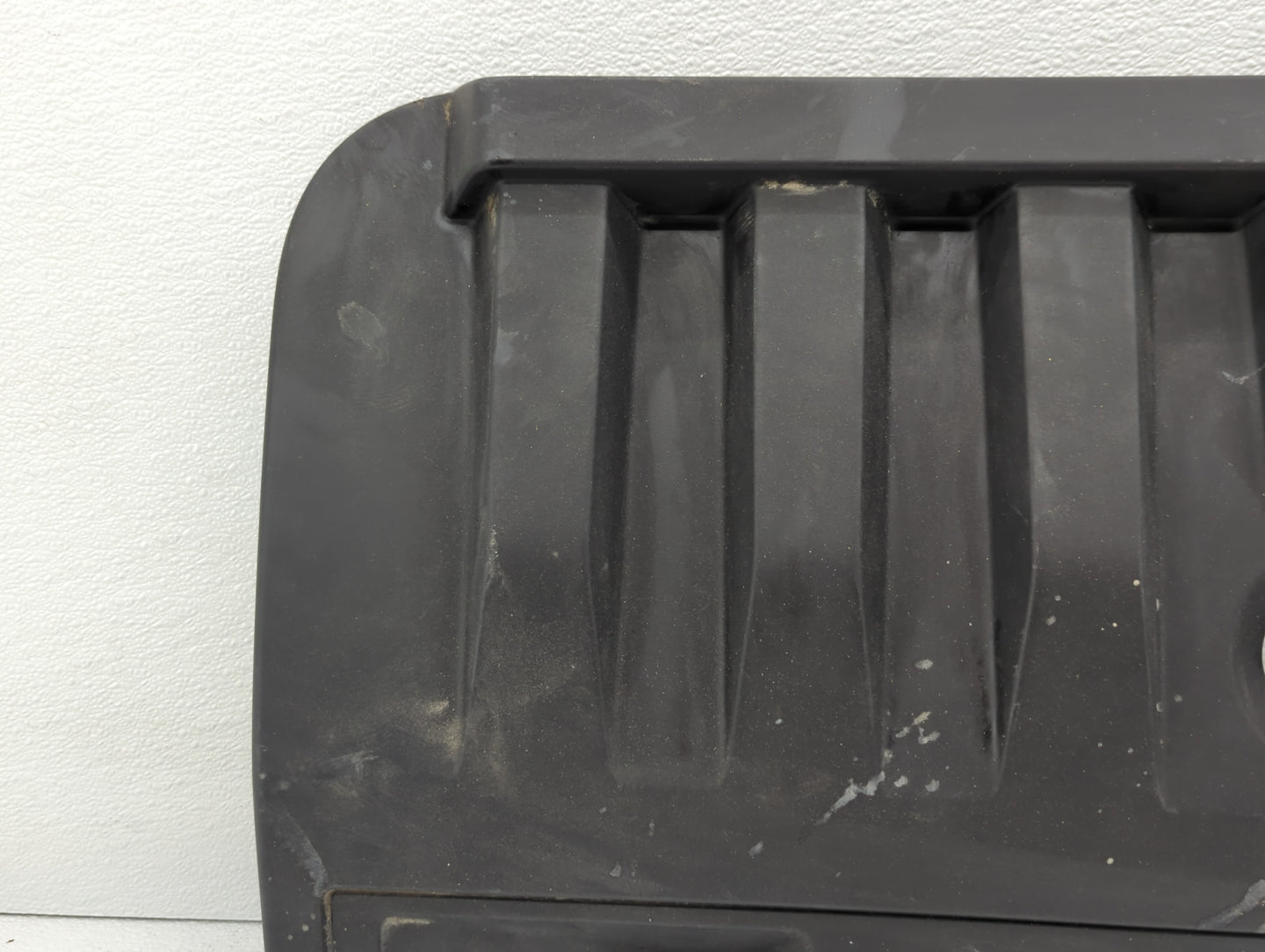 2014 Chrysler 200 Engine Cover - Oemusedautoparts1.com