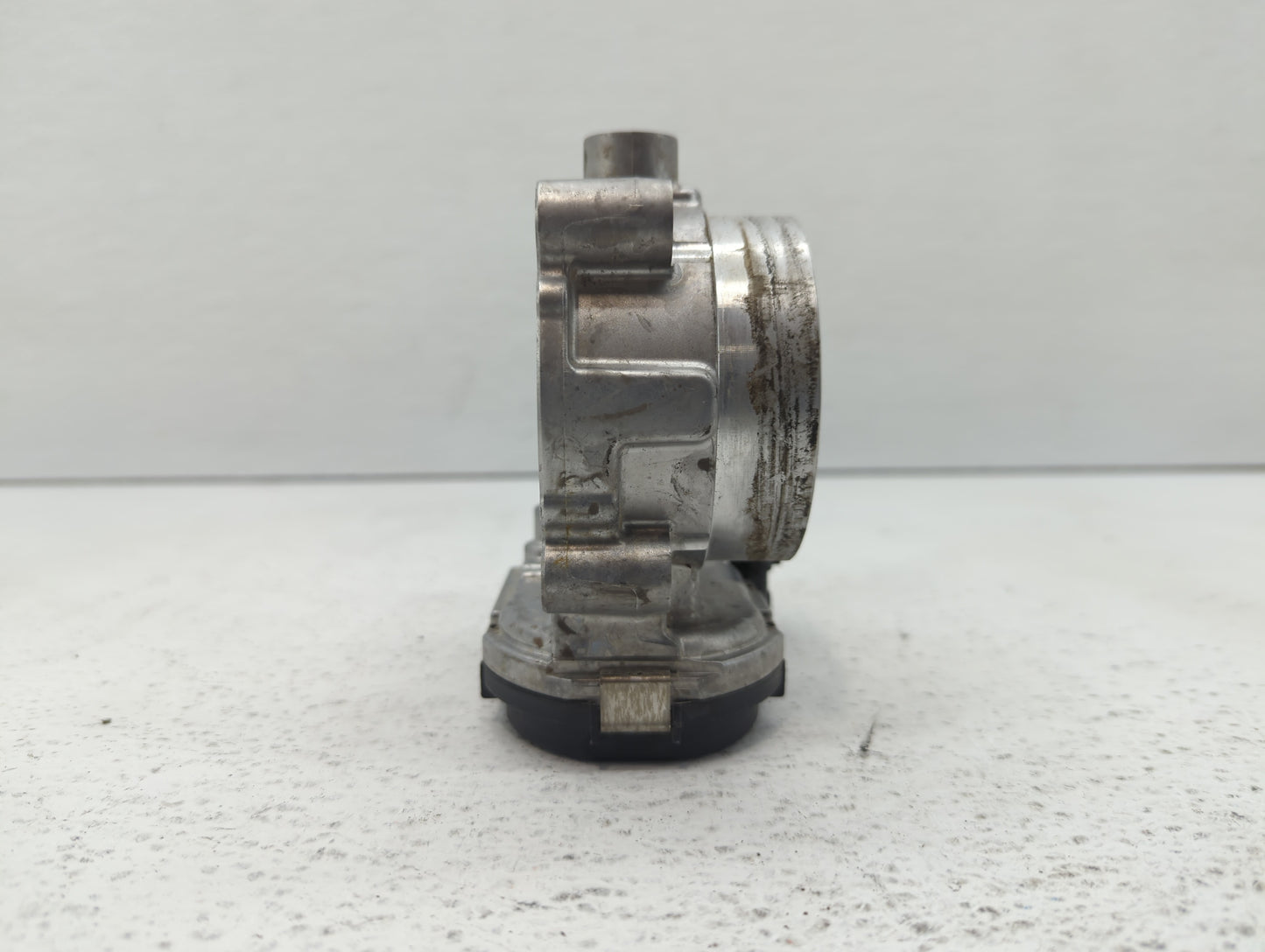 2011-2017 Chrysler 200 Throttle Body P/N:05184349AC 05184349AF Fits OEM Used Auto Parts - Oemusedautoparts1.com