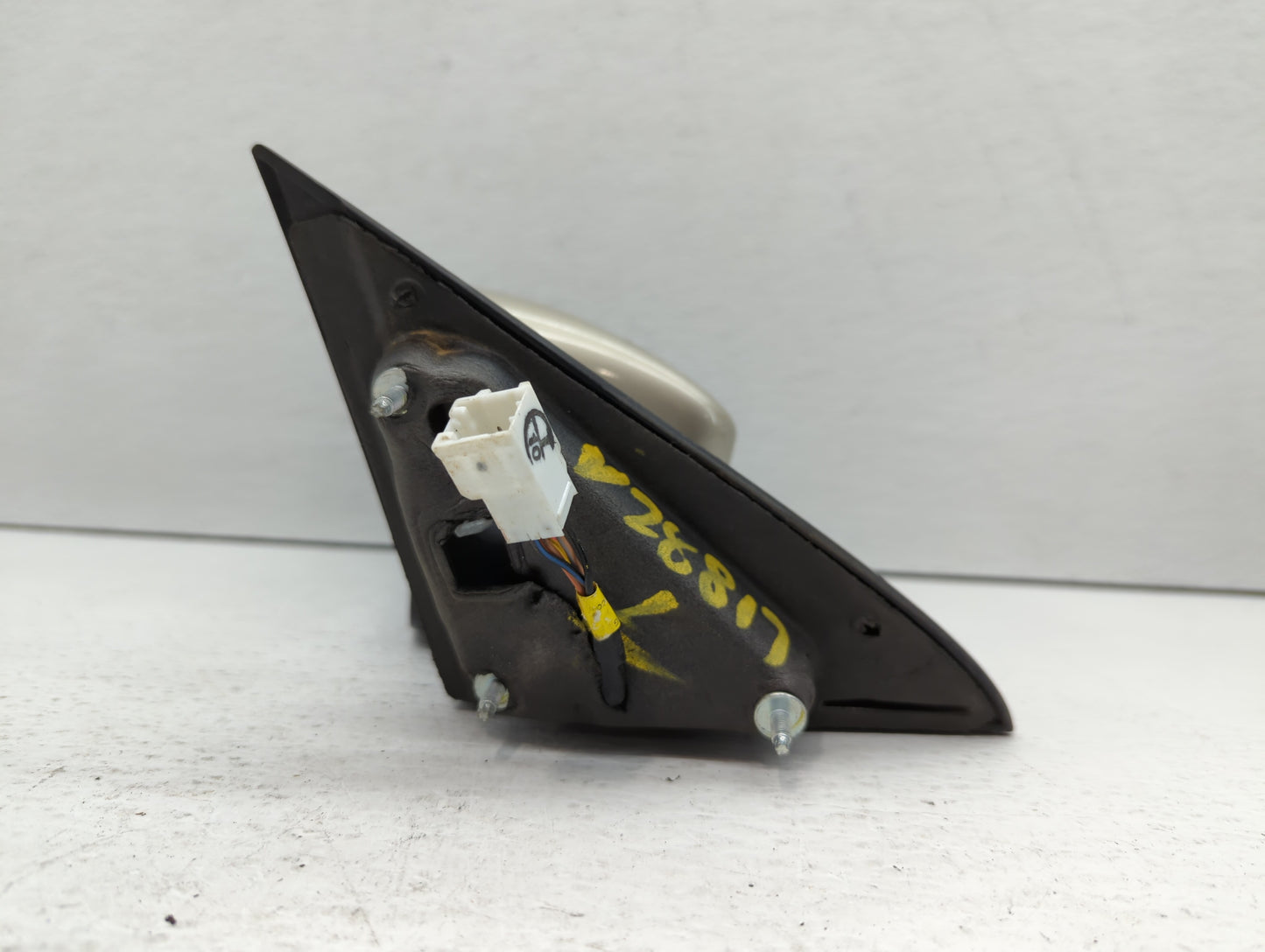 2011-2014 Chrysler 200 Driver Side View Mirror - Left Door Mirror OEM Used - Oemusedautoparts1.com