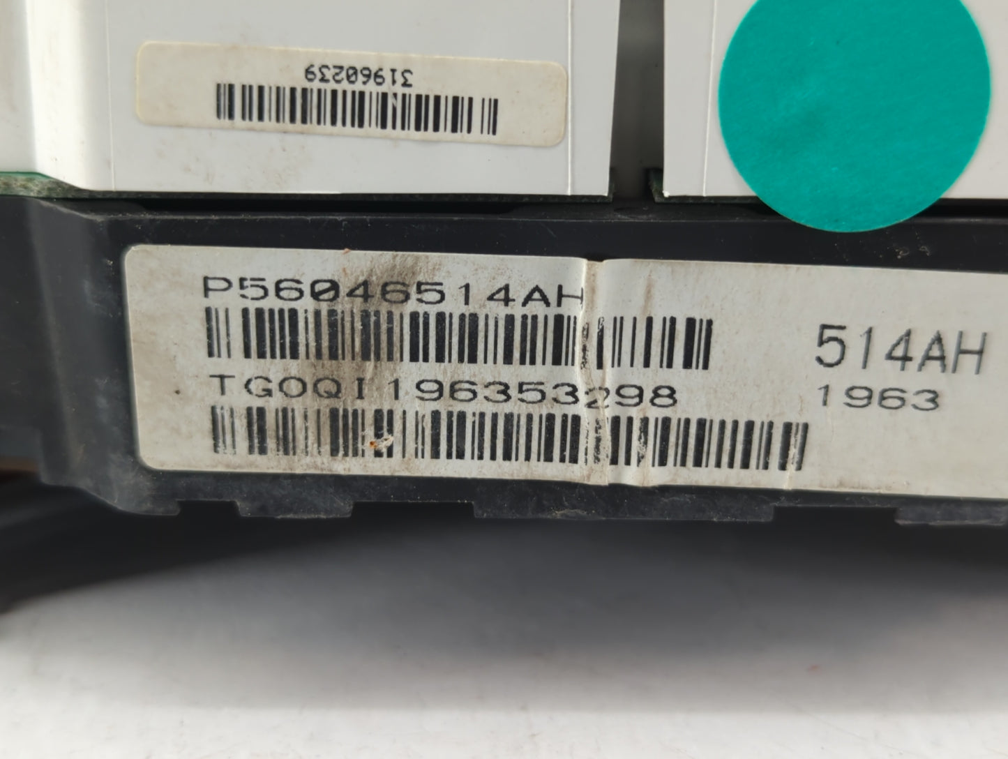 2011-2014 Chrysler 200 Instrument Cluster Speedometer Gauges P/N:P56046514AH Fits Fits 2011 2012 2013 2014 OEM Used Auto Par