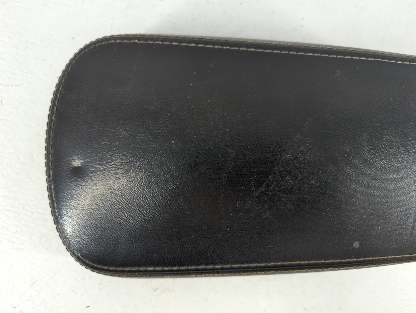 2014 Chrysler 200 Center Console Armrest Cover Lid Black - Oemusedautoparts1.com