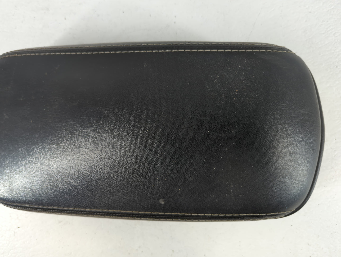 2014 Chrysler 200 Center Console Armrest Cover Lid Black - Oemusedautoparts1.com