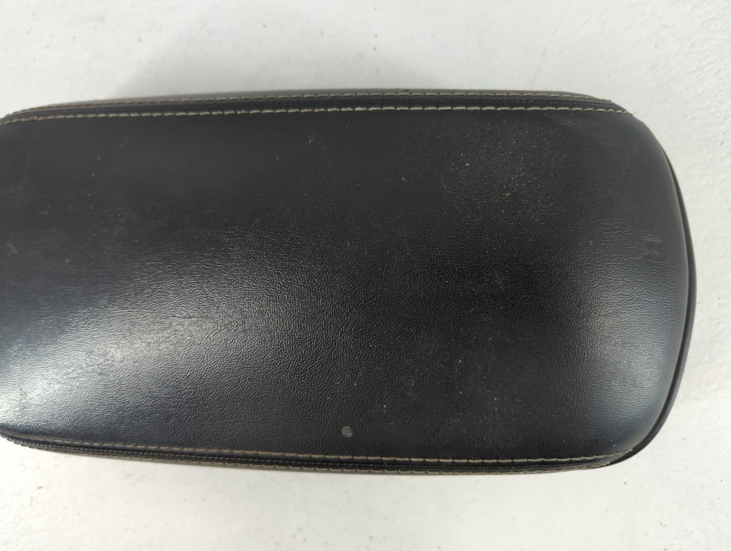 2014 Chrysler 200 Center Console Armrest Cover Lid Black - Oemusedautoparts1.com