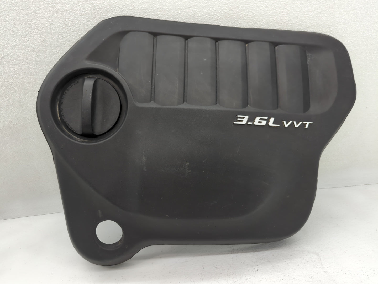 2014 Chrysler 200 Engine Cover - Oemusedautoparts1.com