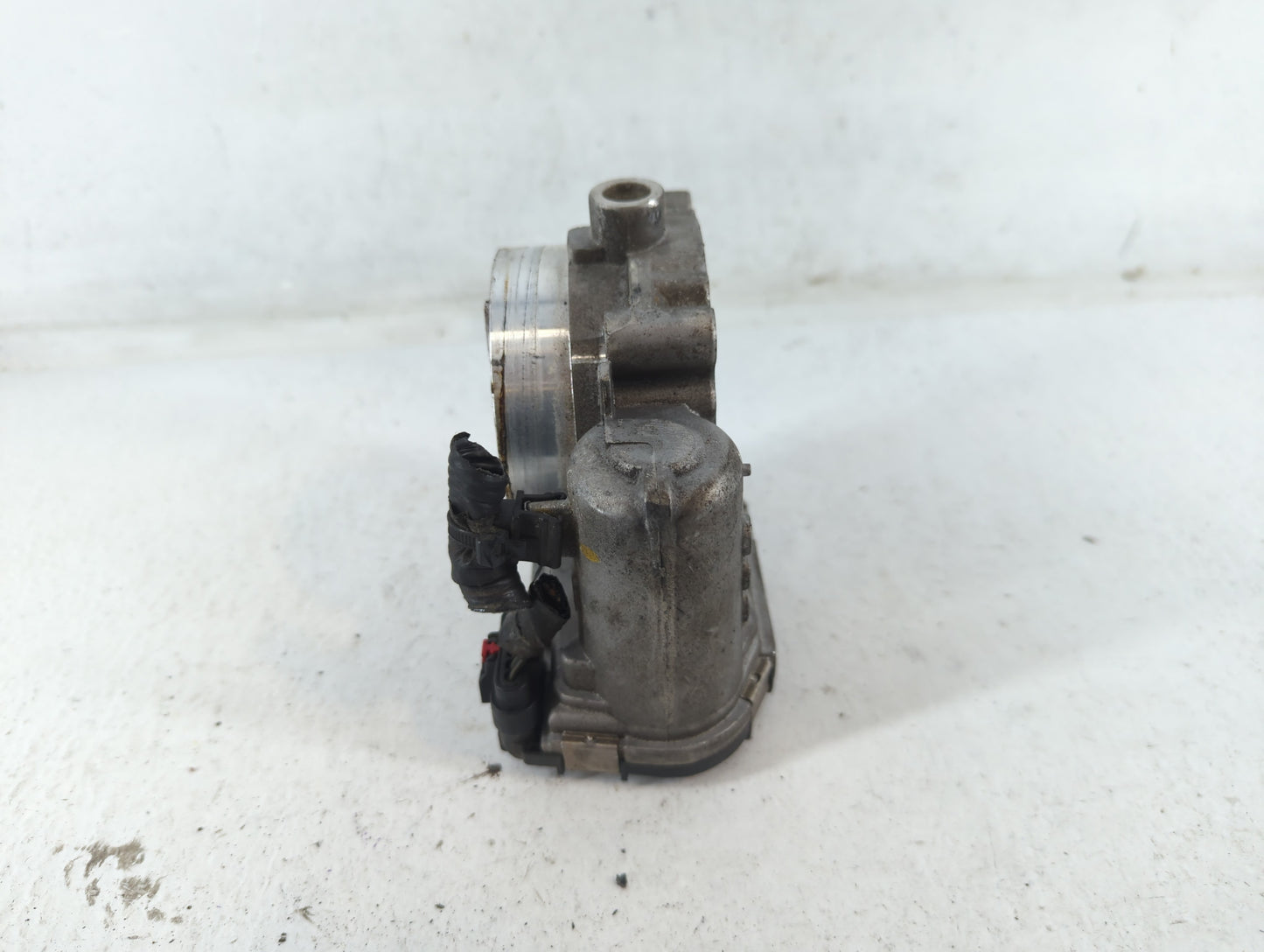 2011-2017 Chrysler 200 Throttle Body P/N:0 280 750 570 05184349AC Fits OEM Used Auto Parts - Oemusedautoparts1.com