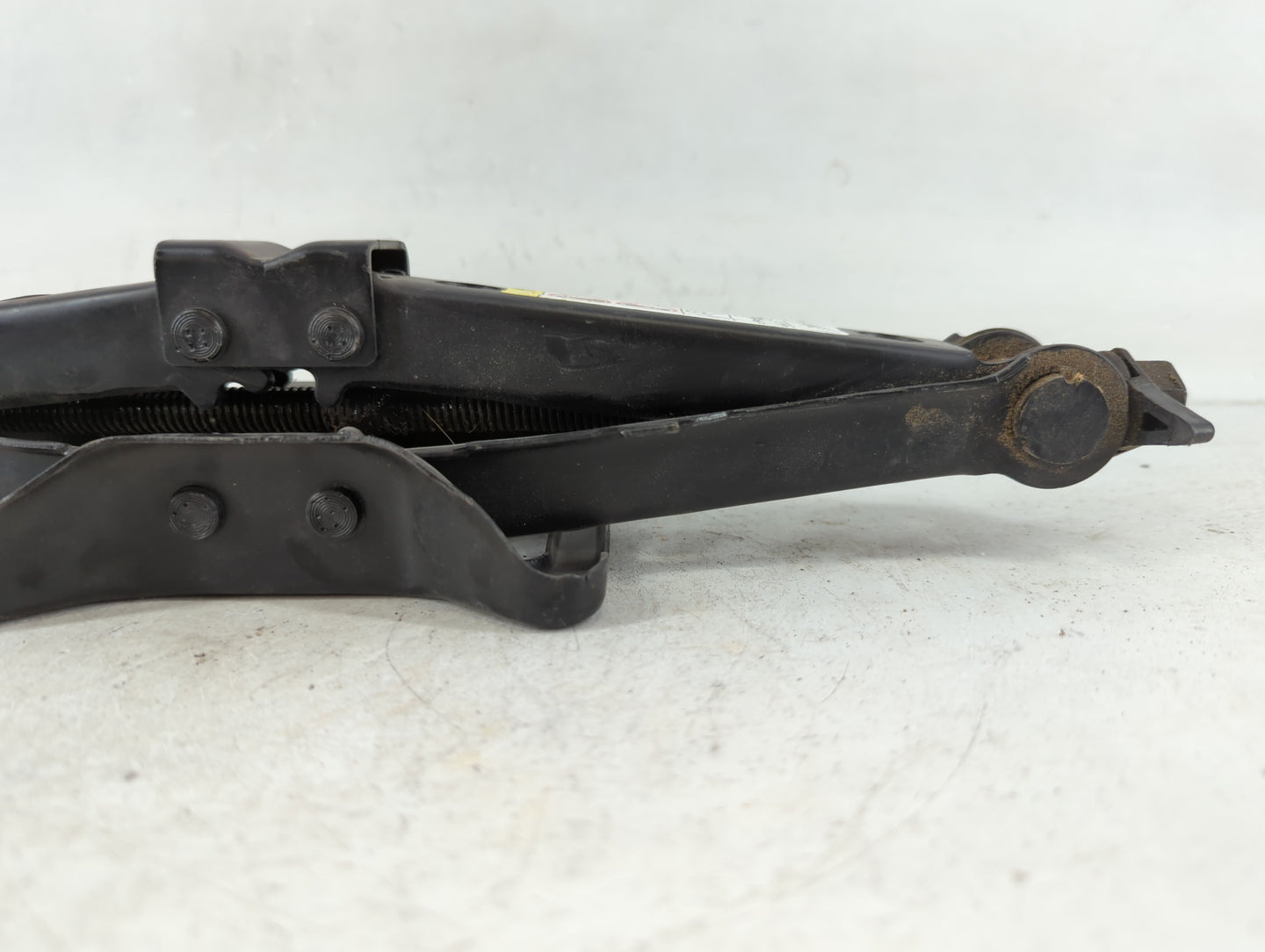 2014 Chrysler 200 Spare Scissor Car Jack - Oemusedautoparts1.com