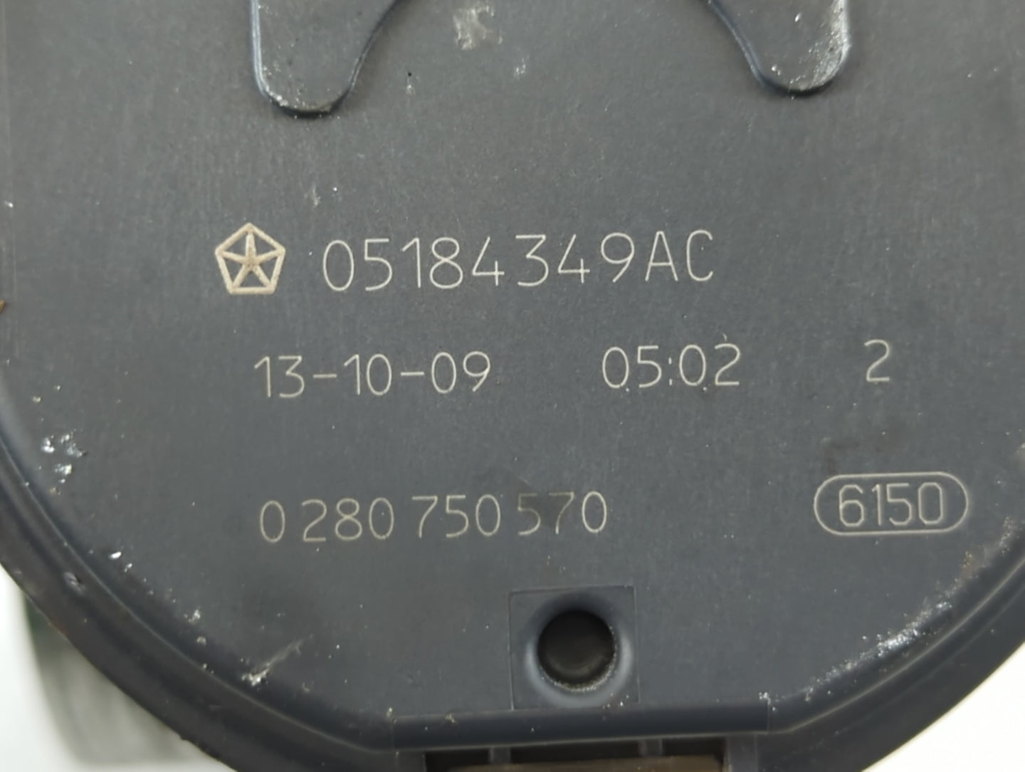 2011-2017 Chrysler 200 Throttle Body P/N:0 280 750 570 05184349AC Fits OEM Used Auto Parts - Oemusedautoparts1.com