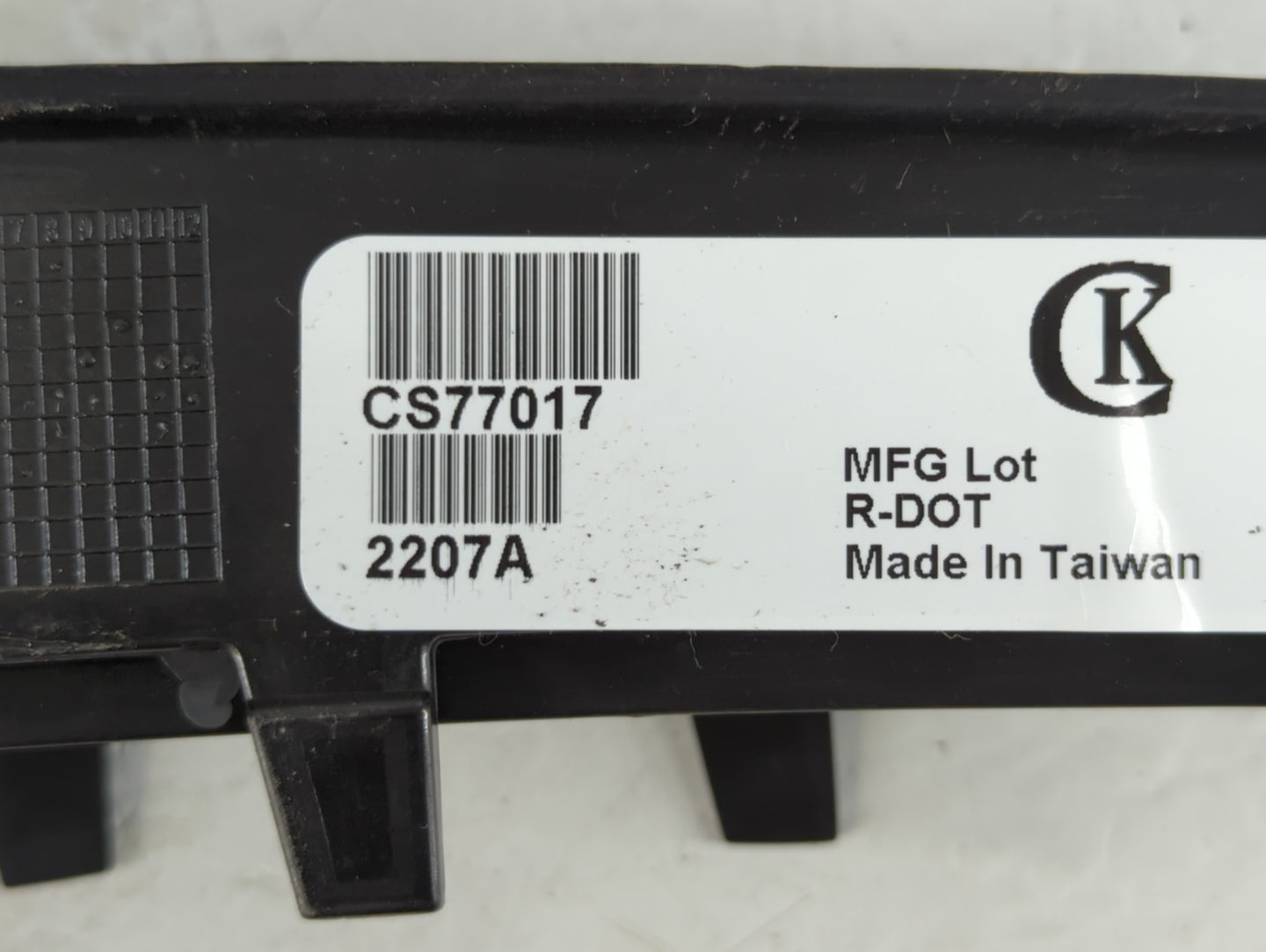 2011-2014 Chrysler 200 Front Grille Bumper Not Included - Oemusedautoparts1.com