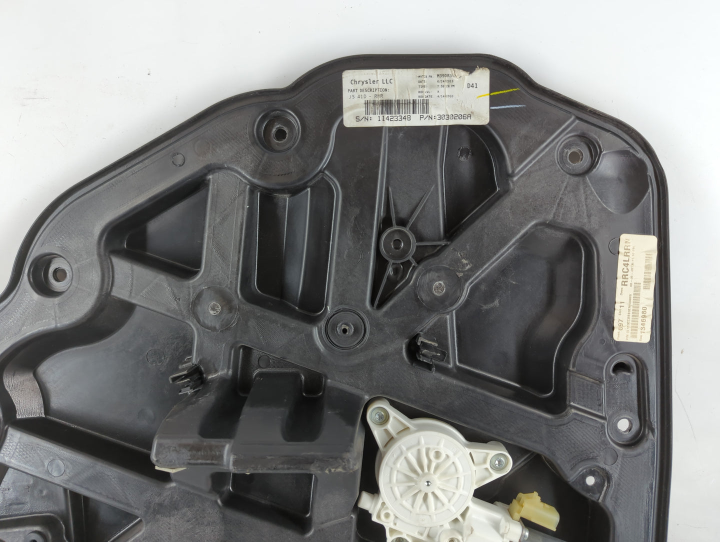 2011-2014 Chrysler 200 Used Window Regulator Right Passenger Rear Ebony - Oemusedautoparts1.com