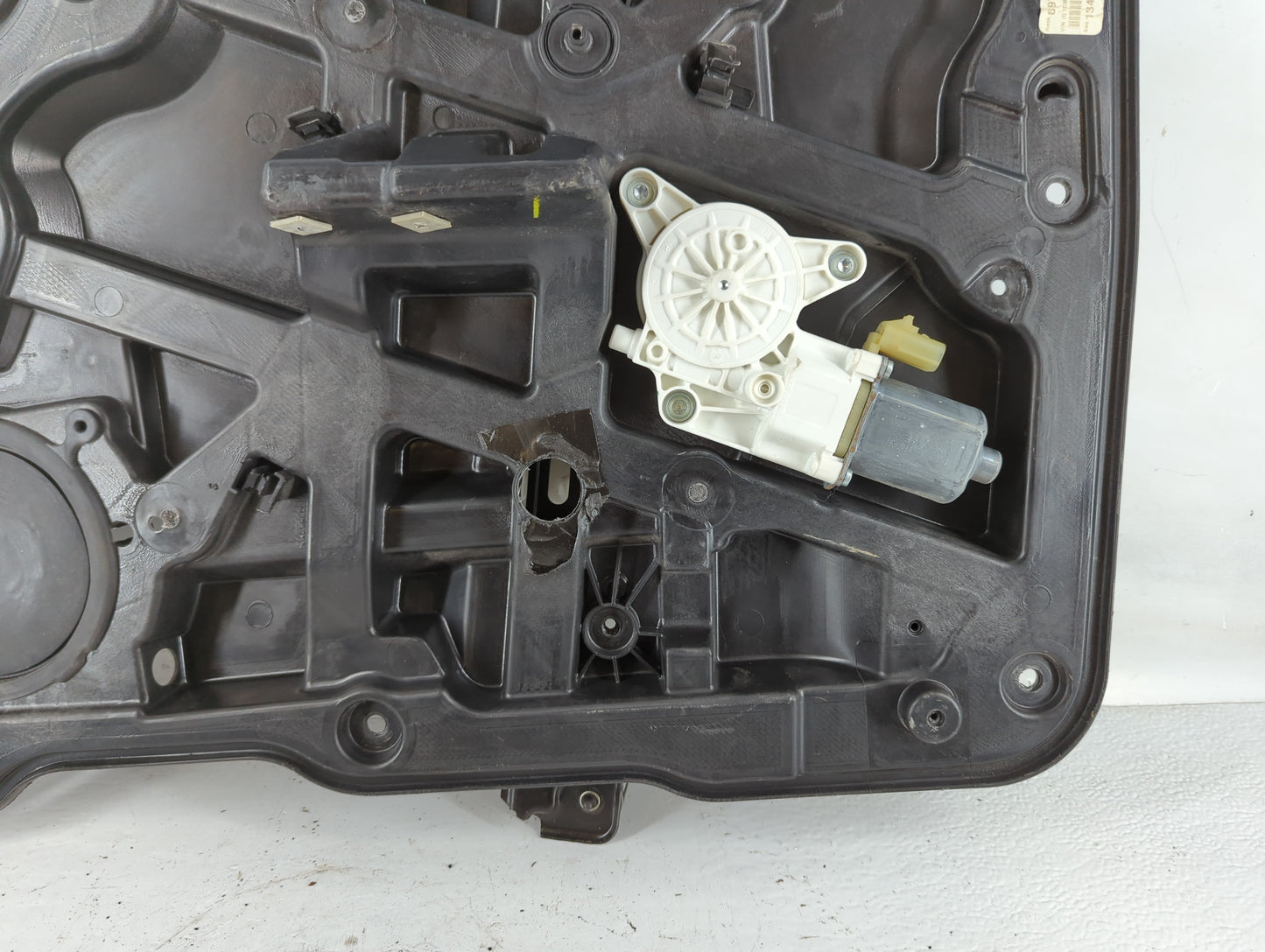 2011-2014 Chrysler 200 Used Window Regulator Right Passenger Rear Ebony - Oemusedautoparts1.com