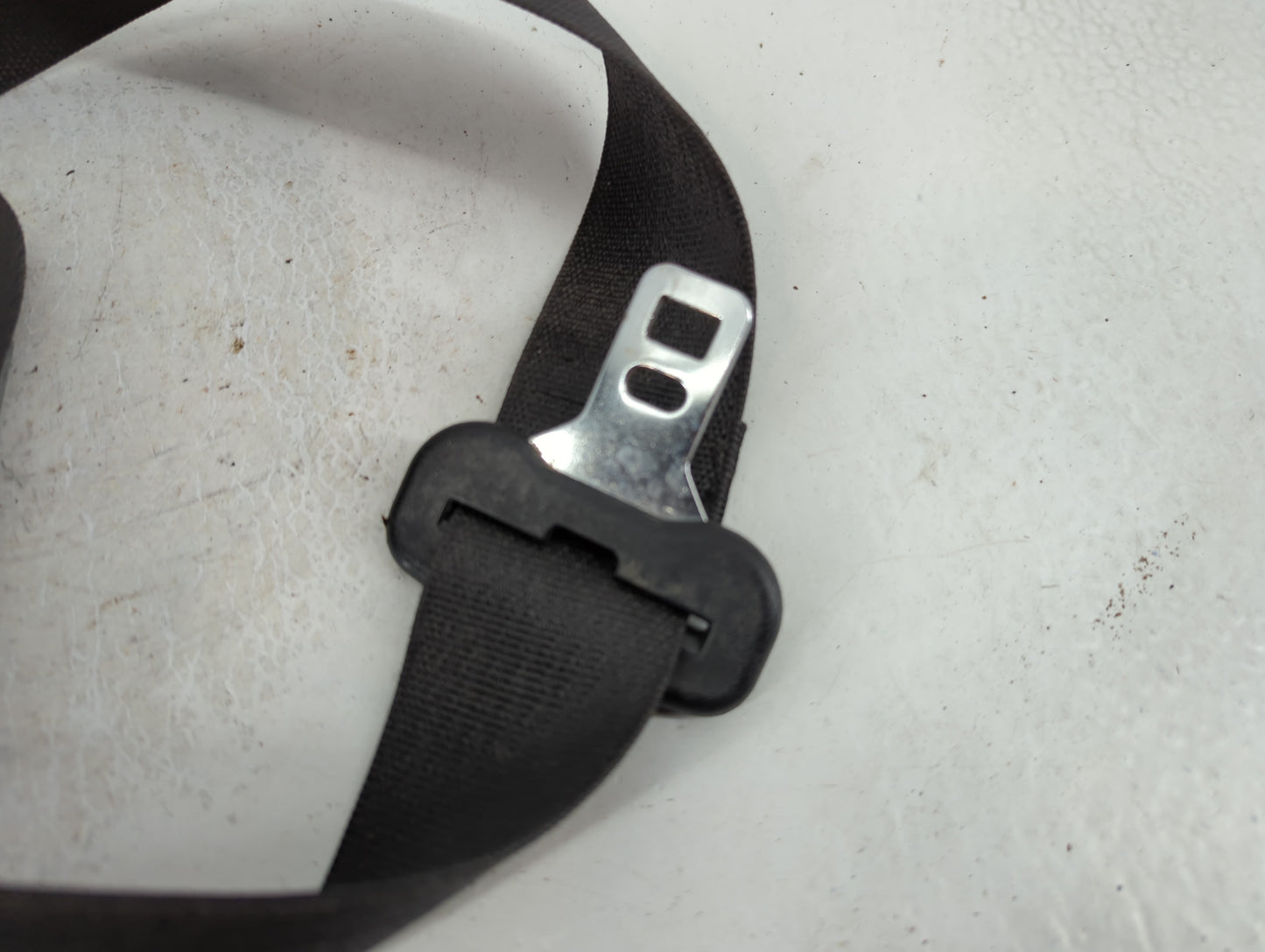 2011-2014 Chrysler 200 Drvier Front Seatbelt Retractor - Oemusedautoparts1.com