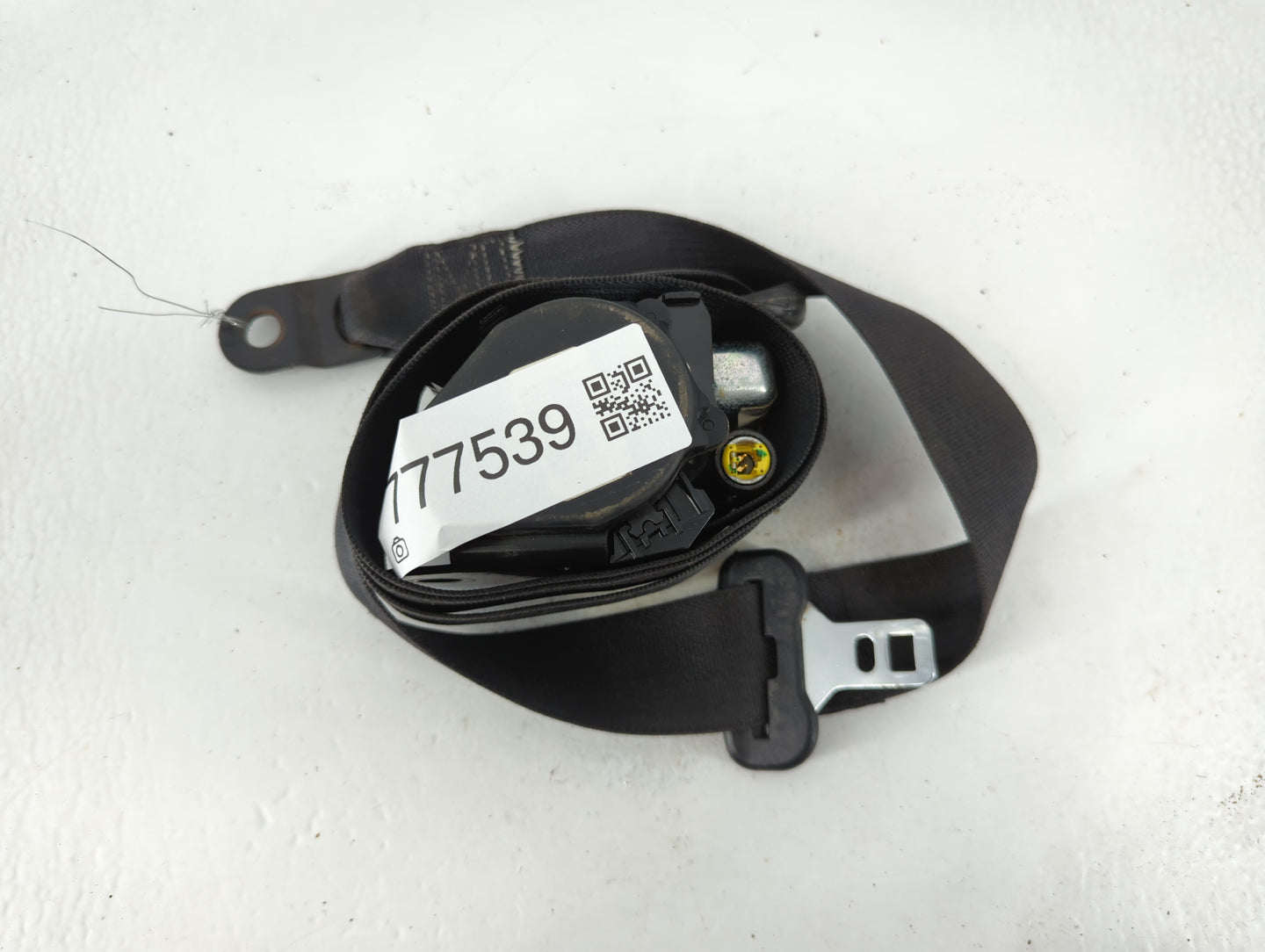 2011-2014 Chrysler 200 Drvier Front Seatbelt Retractor - Oemusedautoparts1.com