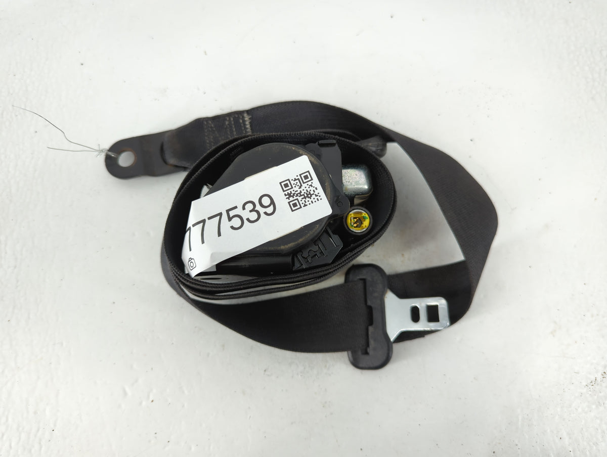 2011-2014 Chrysler 200 Drvier Front Seatbelt Retractor 777539 - Oemusedautoparts1.com