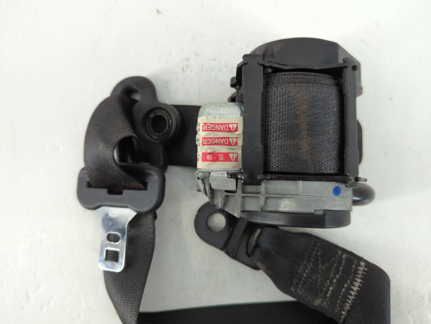 Chrysler 200 Passenger Front Seatbelt Buckle - Oemusedautoparts1.com