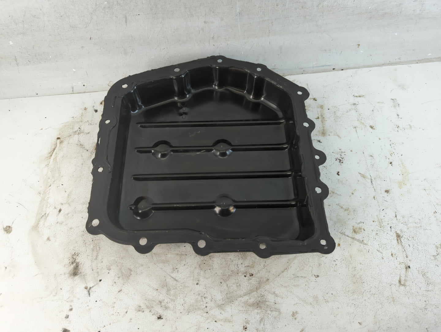 2011-2014 Chrysler 200 Engine Oil Pan P/N:997 023 13 Fits OEM Used Auto Parts - Oemusedautoparts1.com
