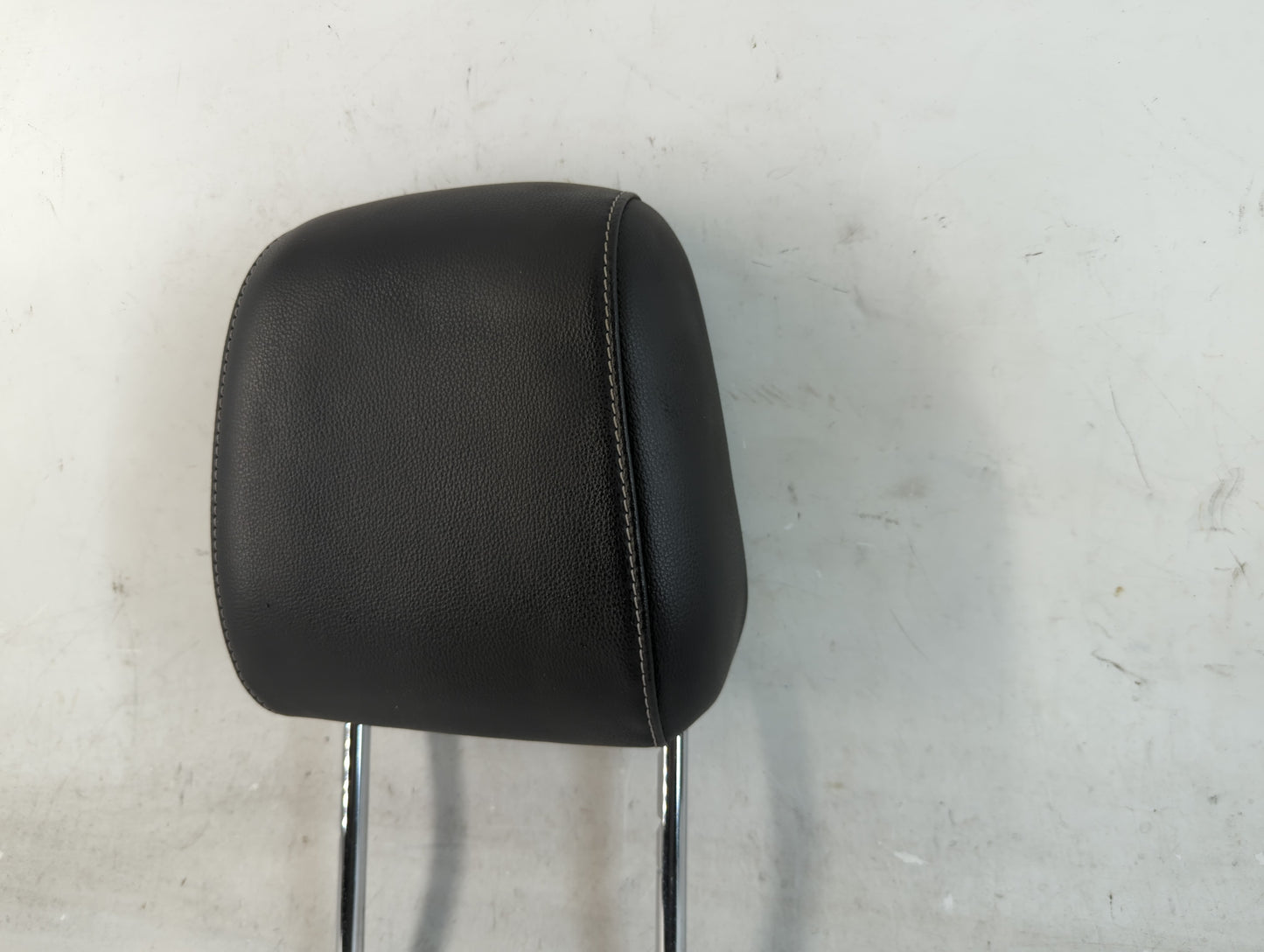 2011-2014 Chrysler 300 Headrest Head Rest Front Driver Passenger Seat Fits Fits 2011 2012 2013 2014 OEM Used Auto Parts - Oe
