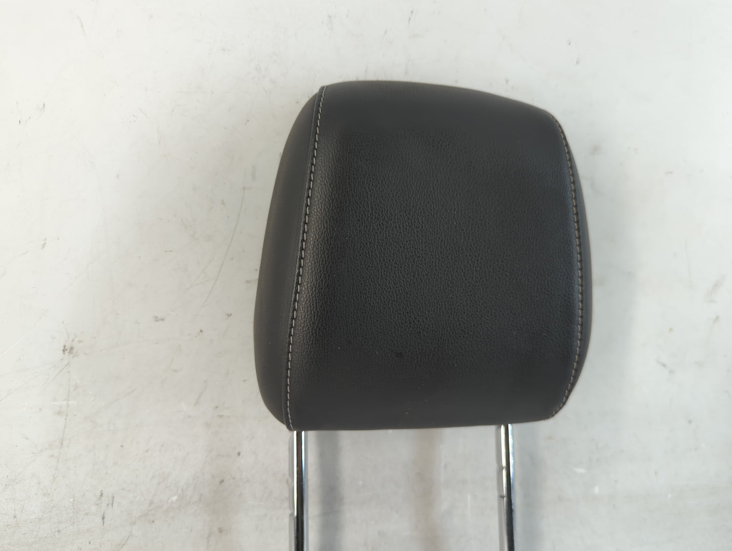 2011-2014 Chrysler 300 Headrest Head Rest Front Driver Passenger Seat Fits Fits 2011 2012 2013 2014 OEM Used Auto Parts - Oe