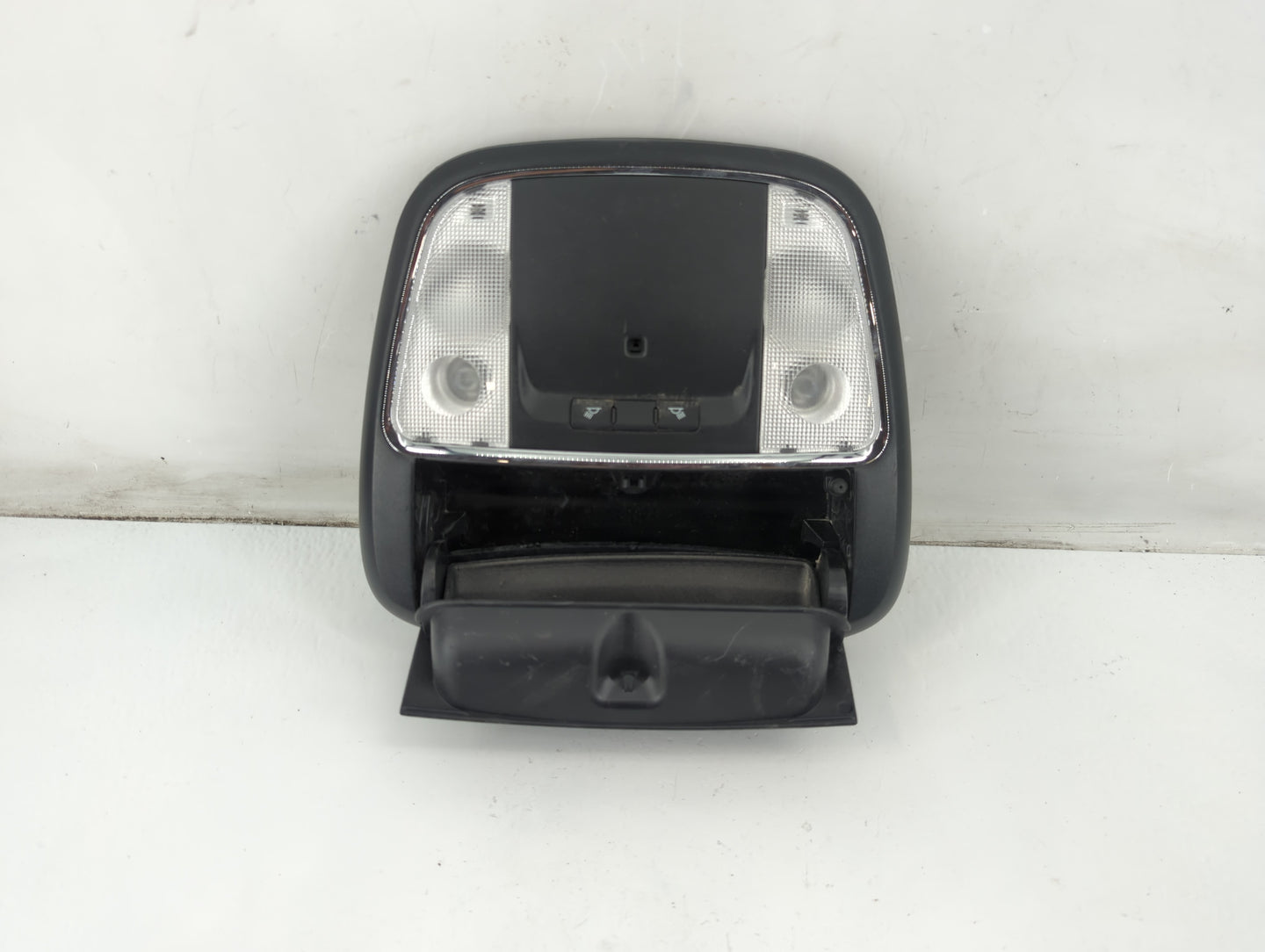 2013-2014 Chrysler 300 Overhead Roof Console 1092503 - Oemusedautoparts1.com