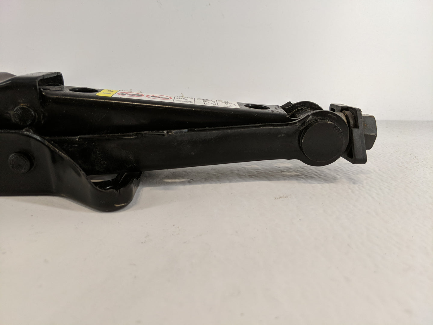 2014 Chrysler 300 Spare Scissor Car Jack - Oemusedautoparts1.com