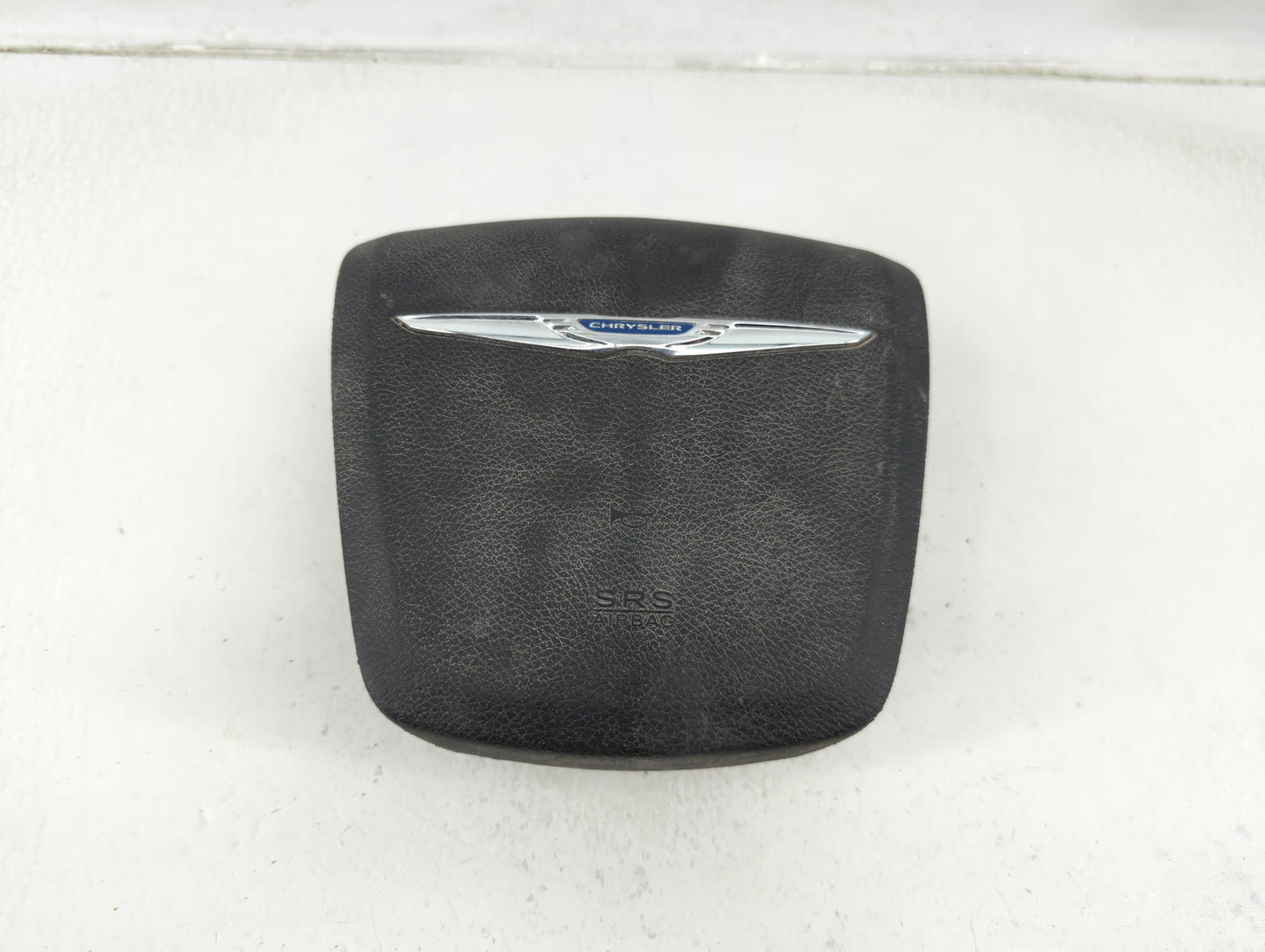 2012-2014 Chrysler 300 Air Bag Driver Left Steering Wheel Mounted P/N:SUVDC121156 Fits Fits 2012 2013 2014 OEM Used Auto Par