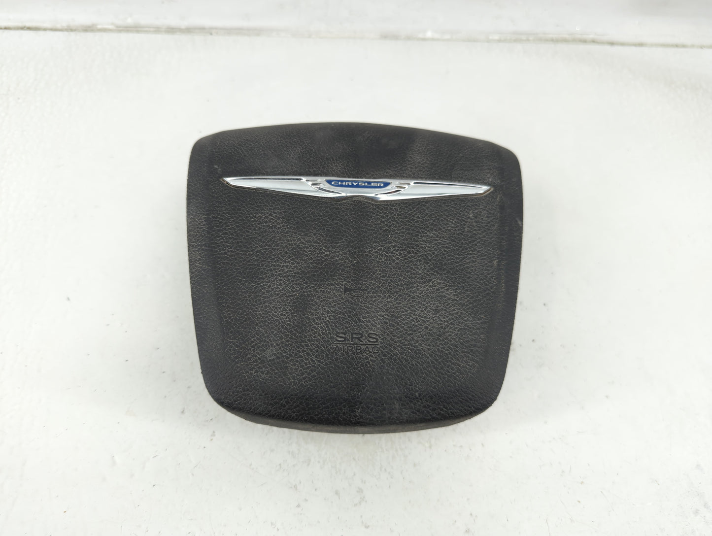 2012-2014 Chrysler 300 Air Bag Driver Left Steering Wheel Mounted P/N:SUVDC121156 Fits Fits 2012 2013 2014 OEM Used Auto Par