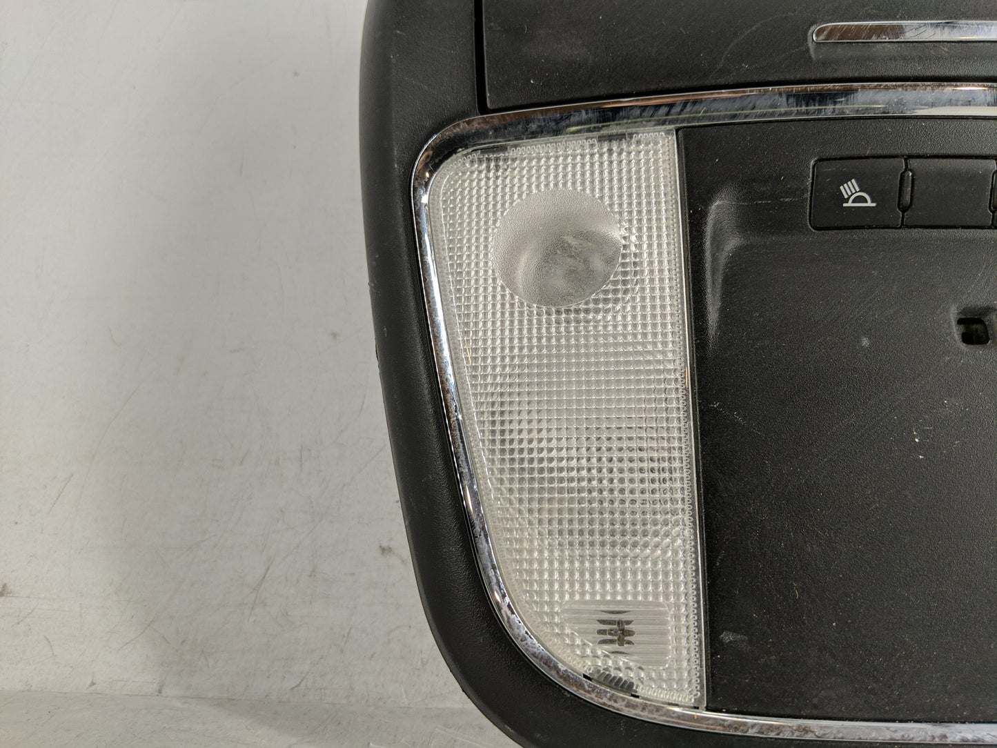 2014 Chrysler 300 Overhead Roof Console - Oemusedautoparts1.com