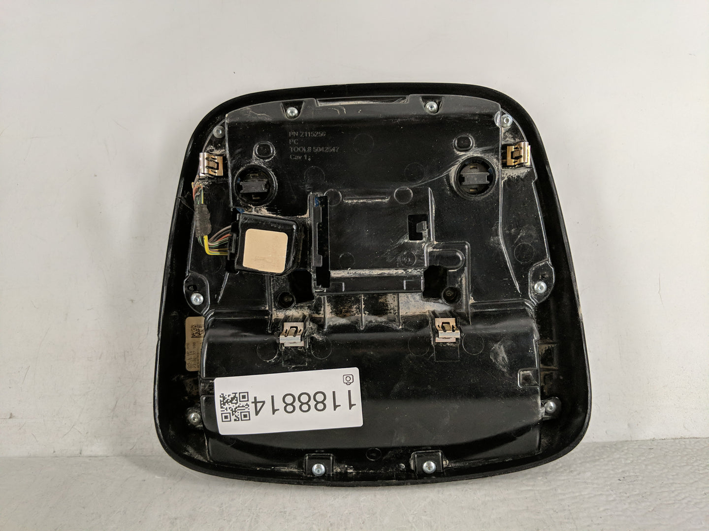 2014 Chrysler 300 Overhead Roof Console - Oemusedautoparts1.com