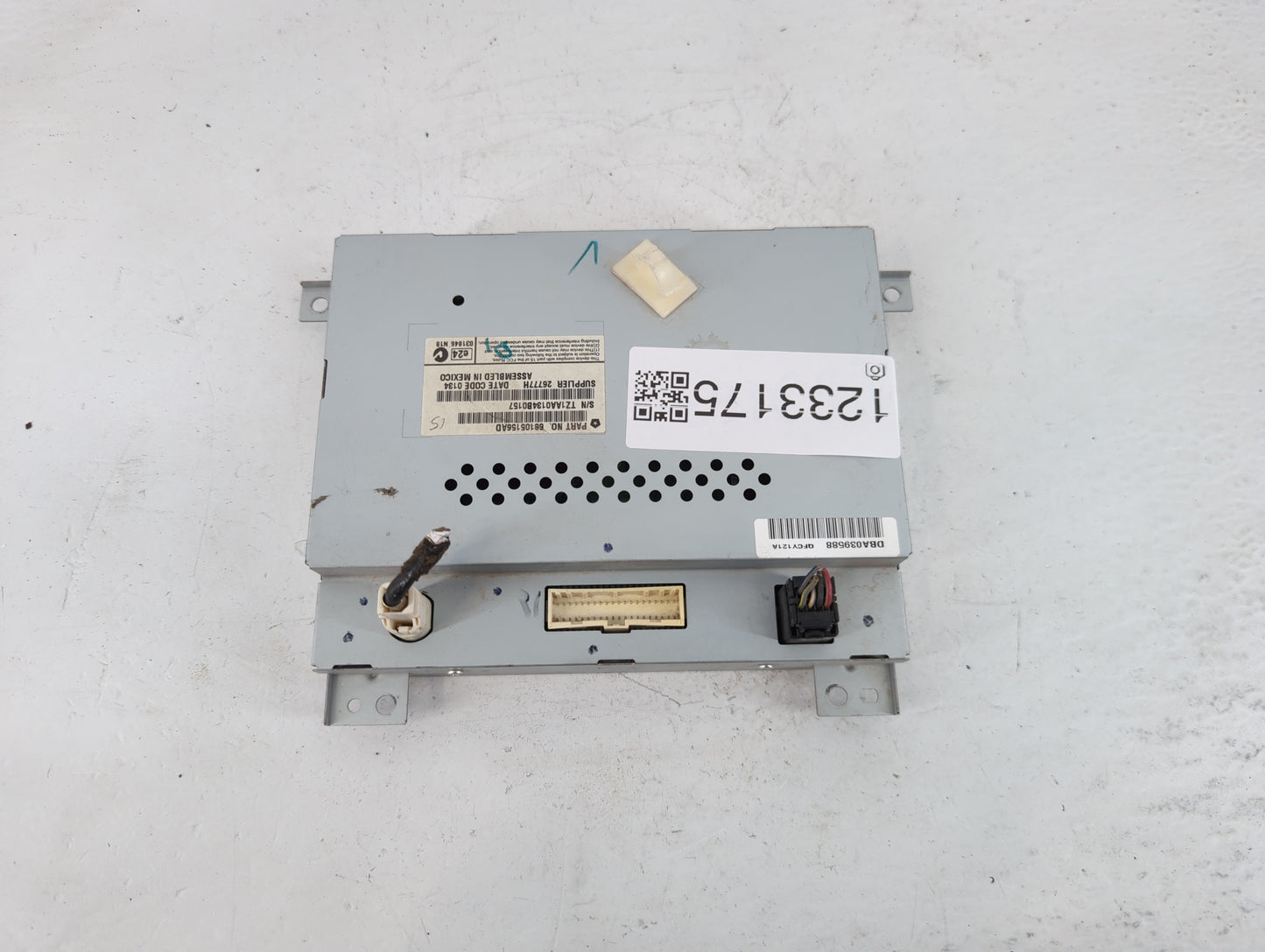 2011-2014 Chrysler 300 Information Display Screen - Oemusedautoparts1.com