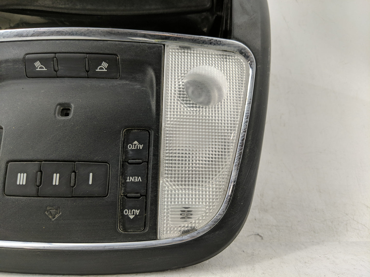 2013-2014 Chrysler 300 Overhead Roof Console 1239498 - Oemusedautoparts1.com