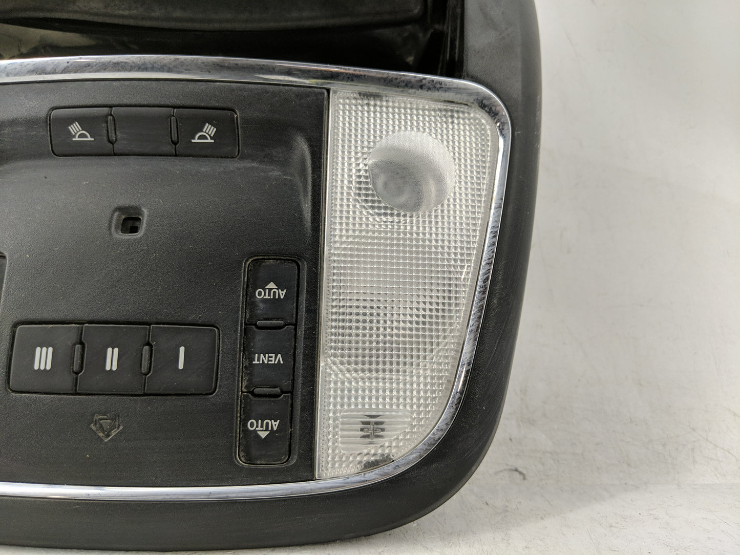 2013-2014 Chrysler 300 Overhead Roof Console 1239498 - Oemusedautoparts1.com