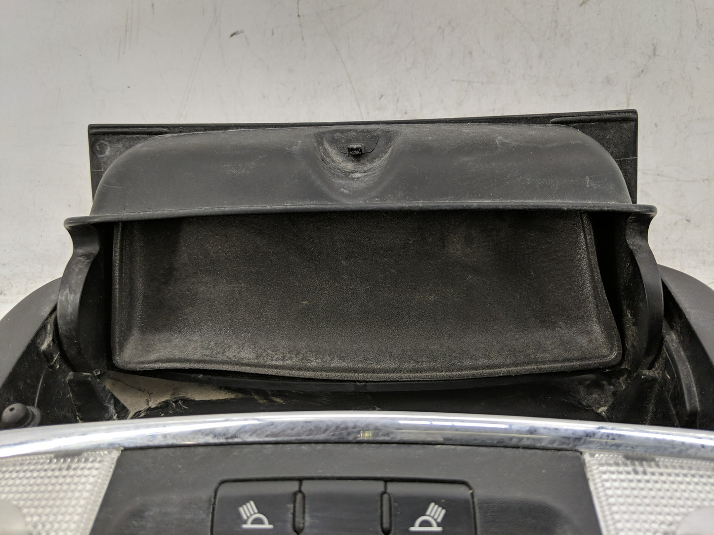 2013-2014 Chrysler 300 Overhead Roof Console 1239498 - Oemusedautoparts1.com