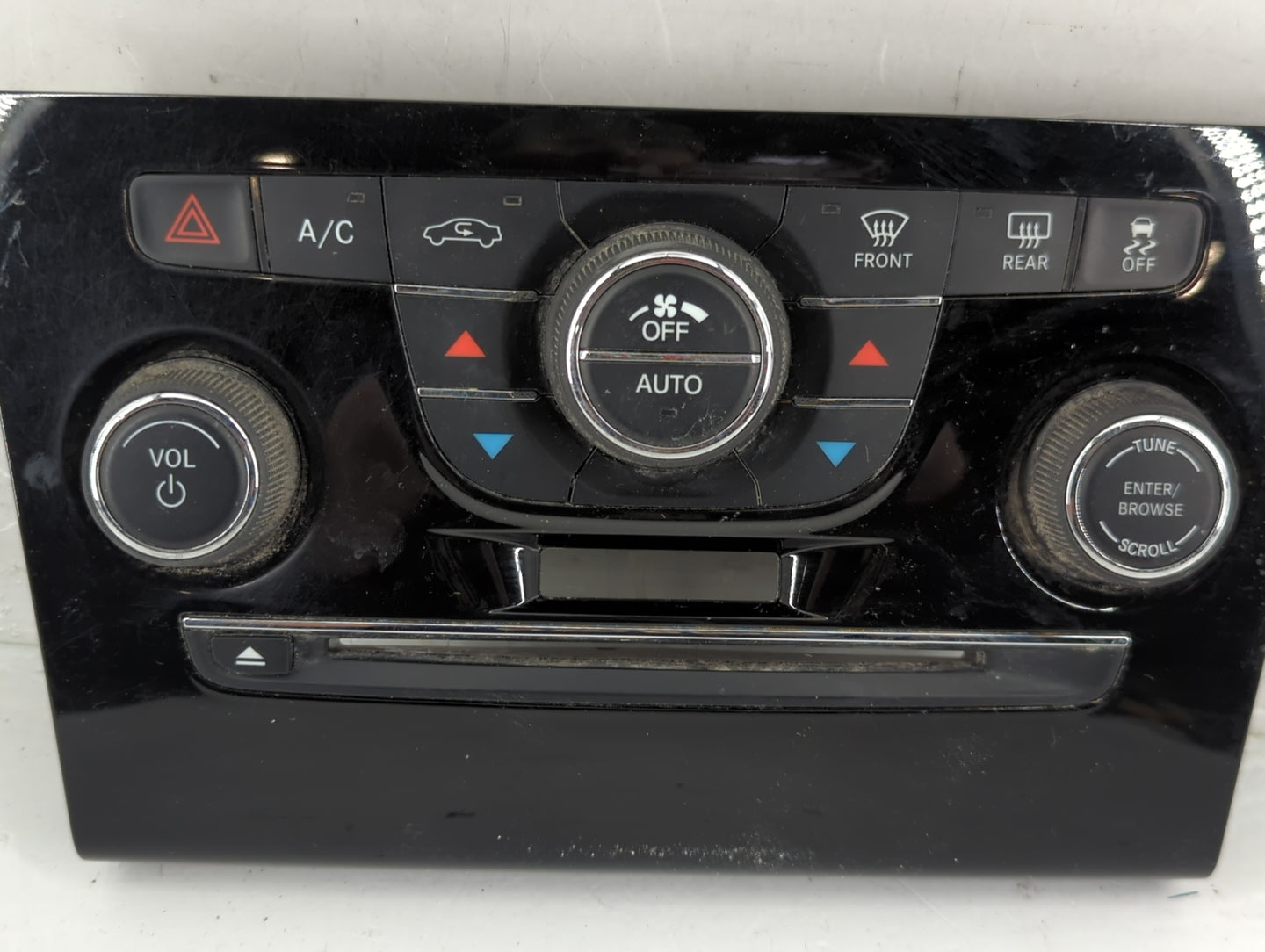 2014 Chrysler 300 Radio Control Panel - Oemusedautoparts1.com