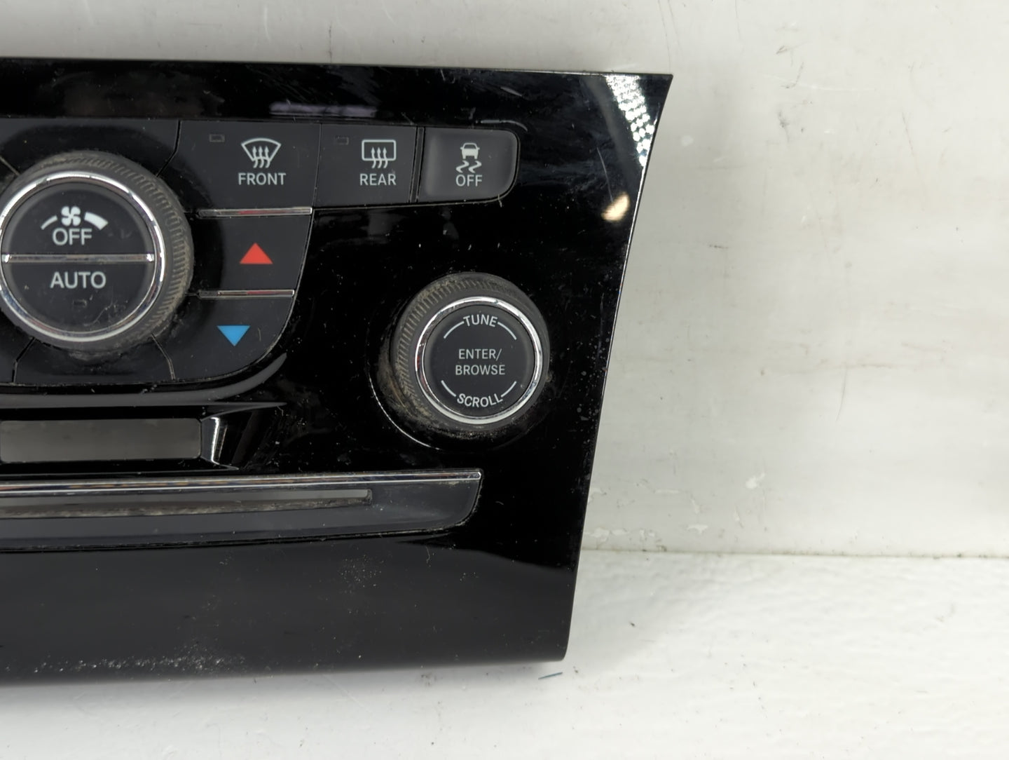 2014 Chrysler 300 Radio Control Panel - Oemusedautoparts1.com