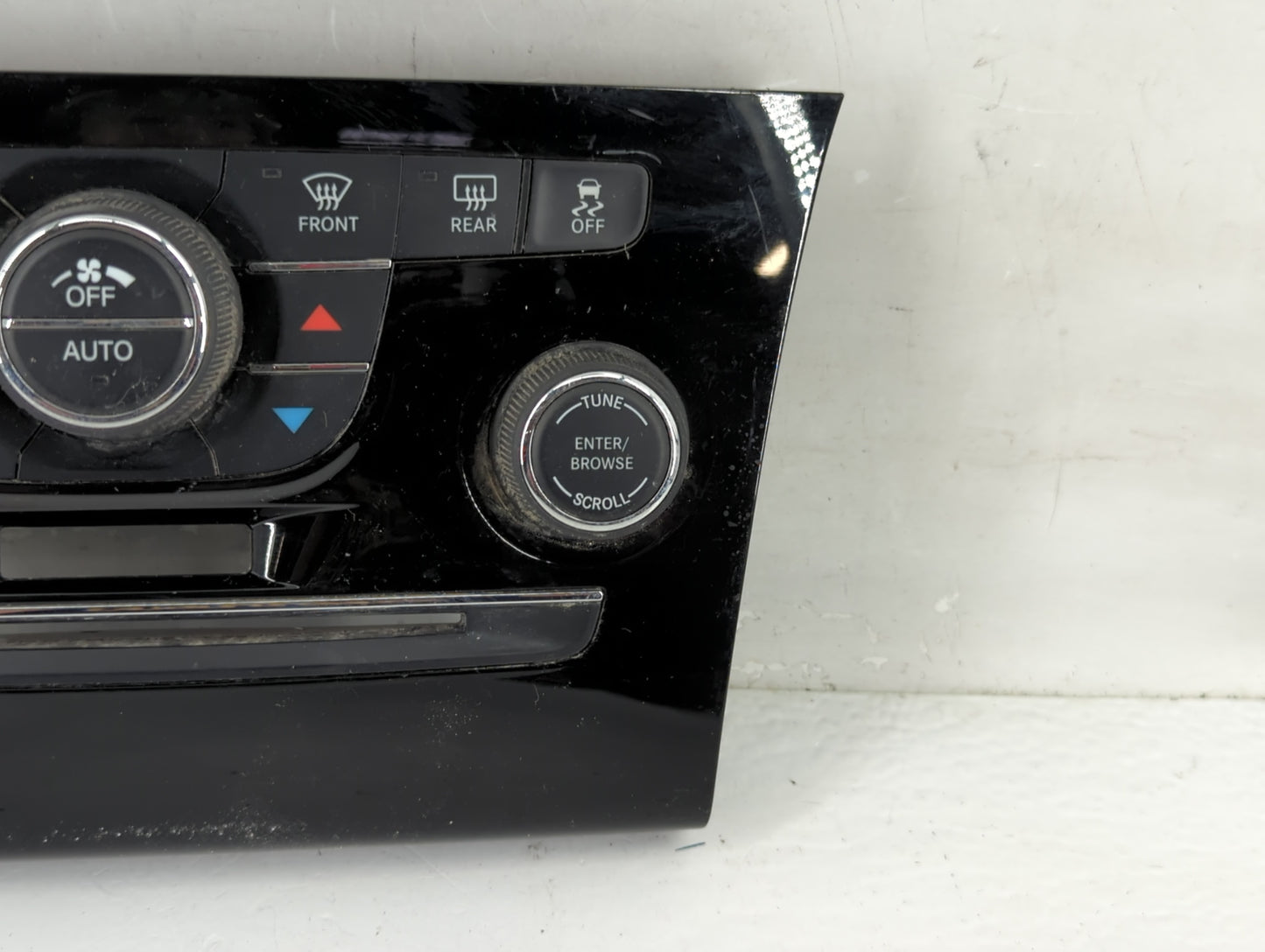 2014 Chrysler 300 Radio Control Panel - Oemusedautoparts1.com