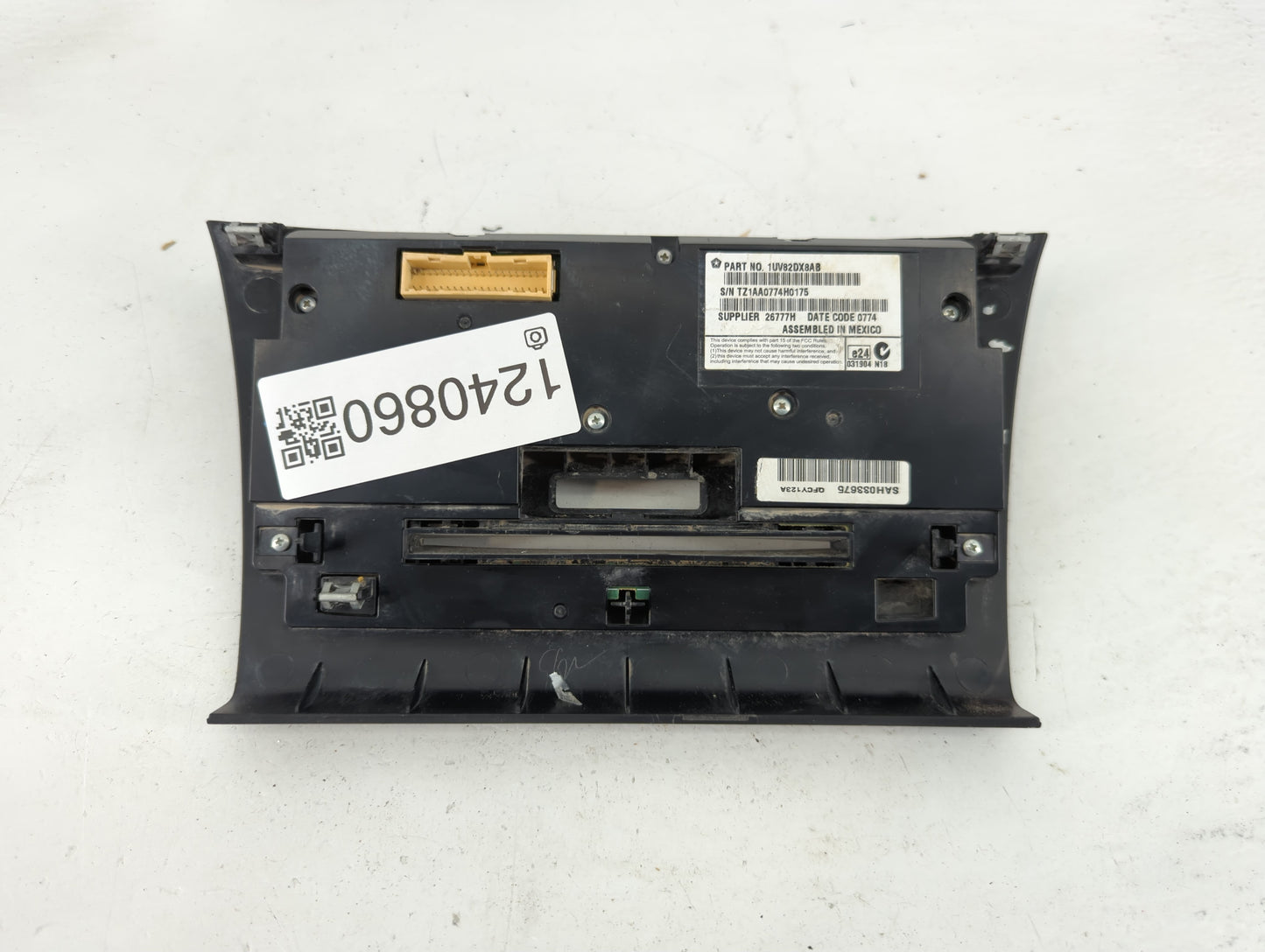 2014 Chrysler 300 Radio Control Panel - Oemusedautoparts1.com