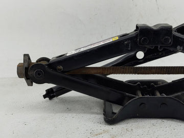 2014 Chrysler 300 Spare Scissor Car Jack