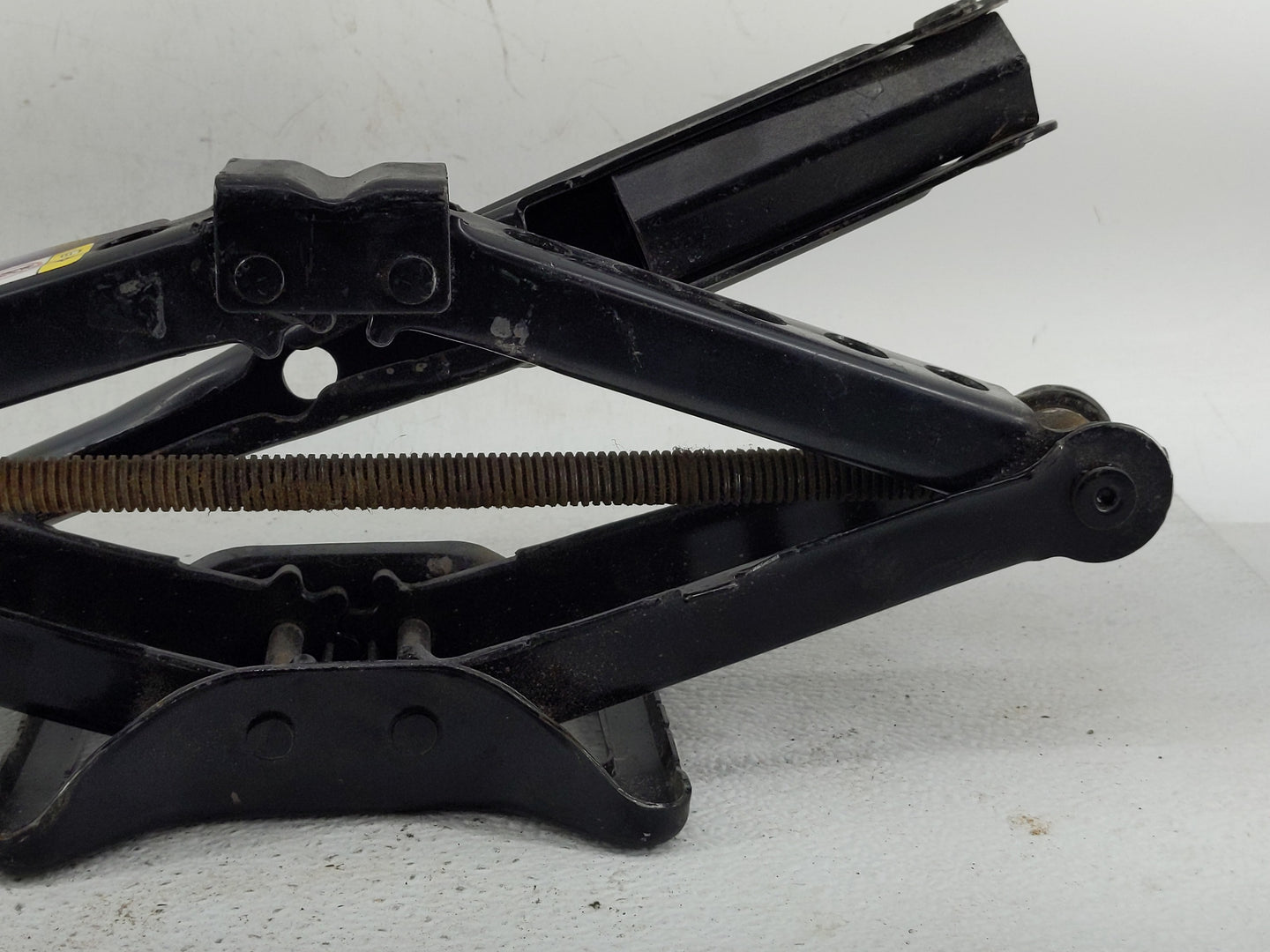2014 Chrysler 300 Spare Scissor Car Jack - Oemusedautoparts1.com