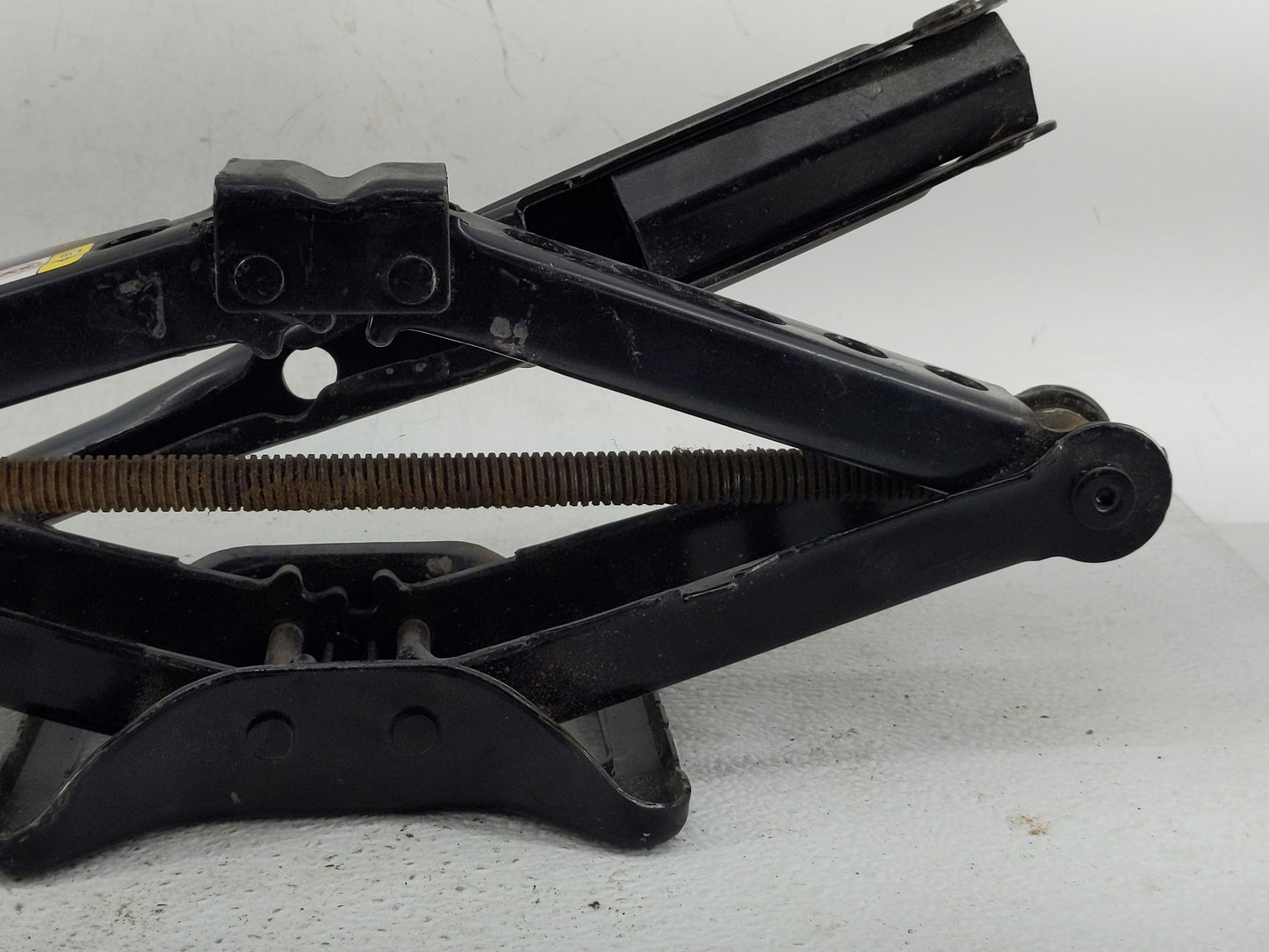 2014 Chrysler 300 Spare Scissor Car Jack - Oemusedautoparts1.com